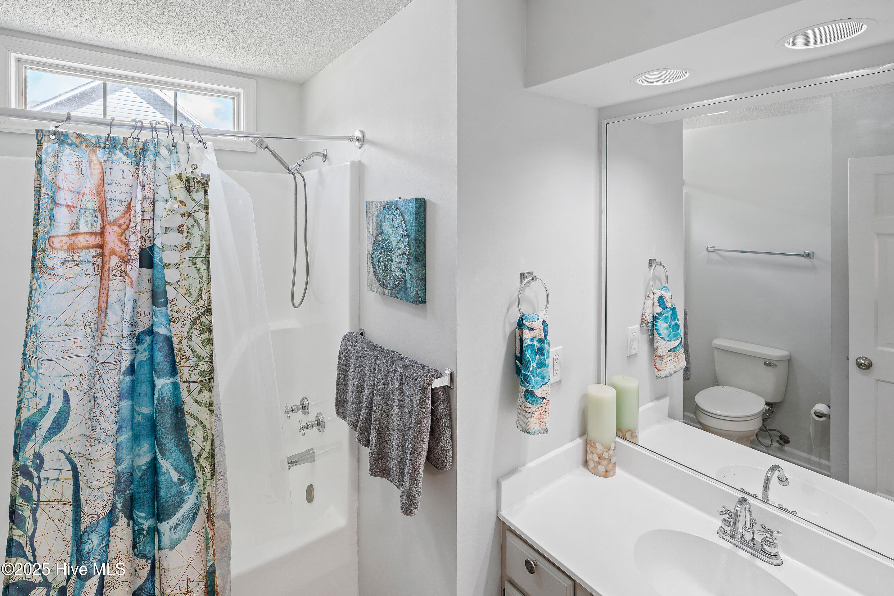 100523707 | Photo 31