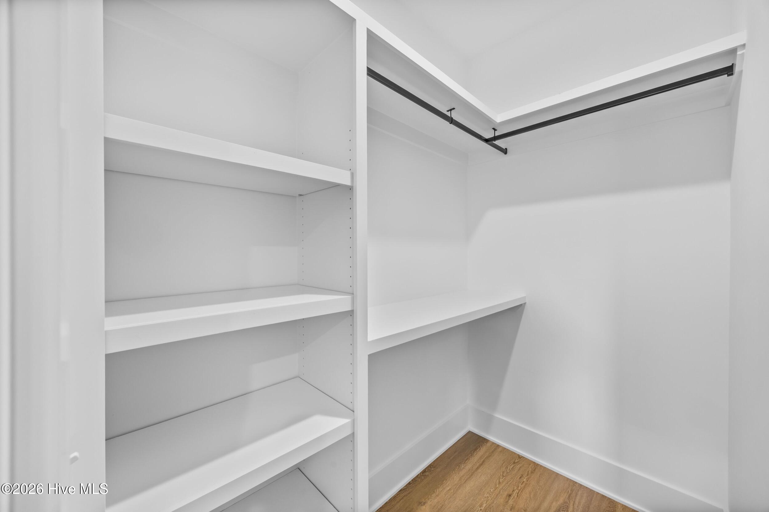 100566650 | Photo 24