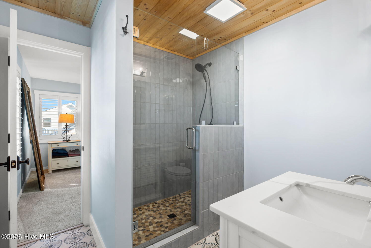 100569670 | Photo 29