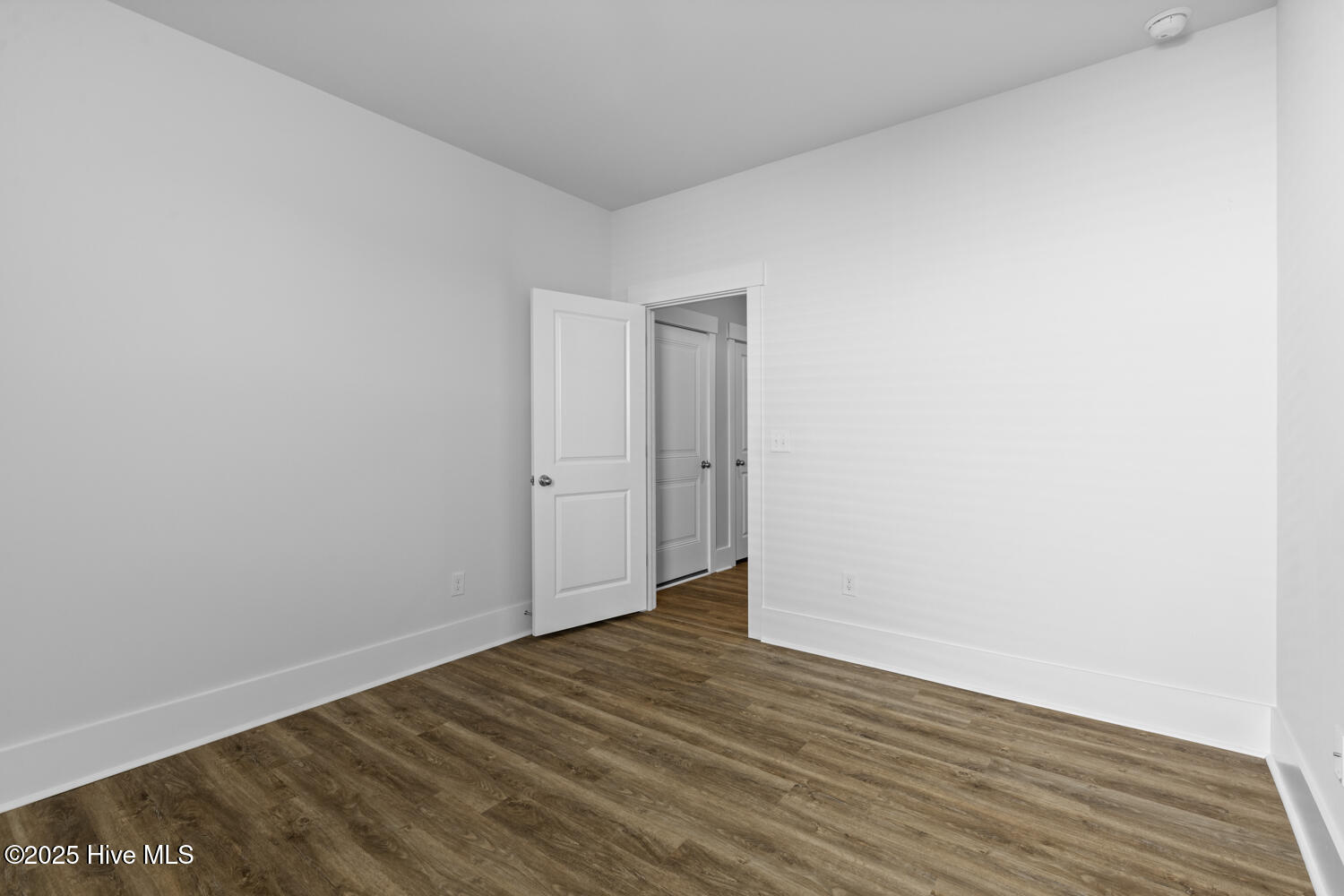 100540047 | Photo 15