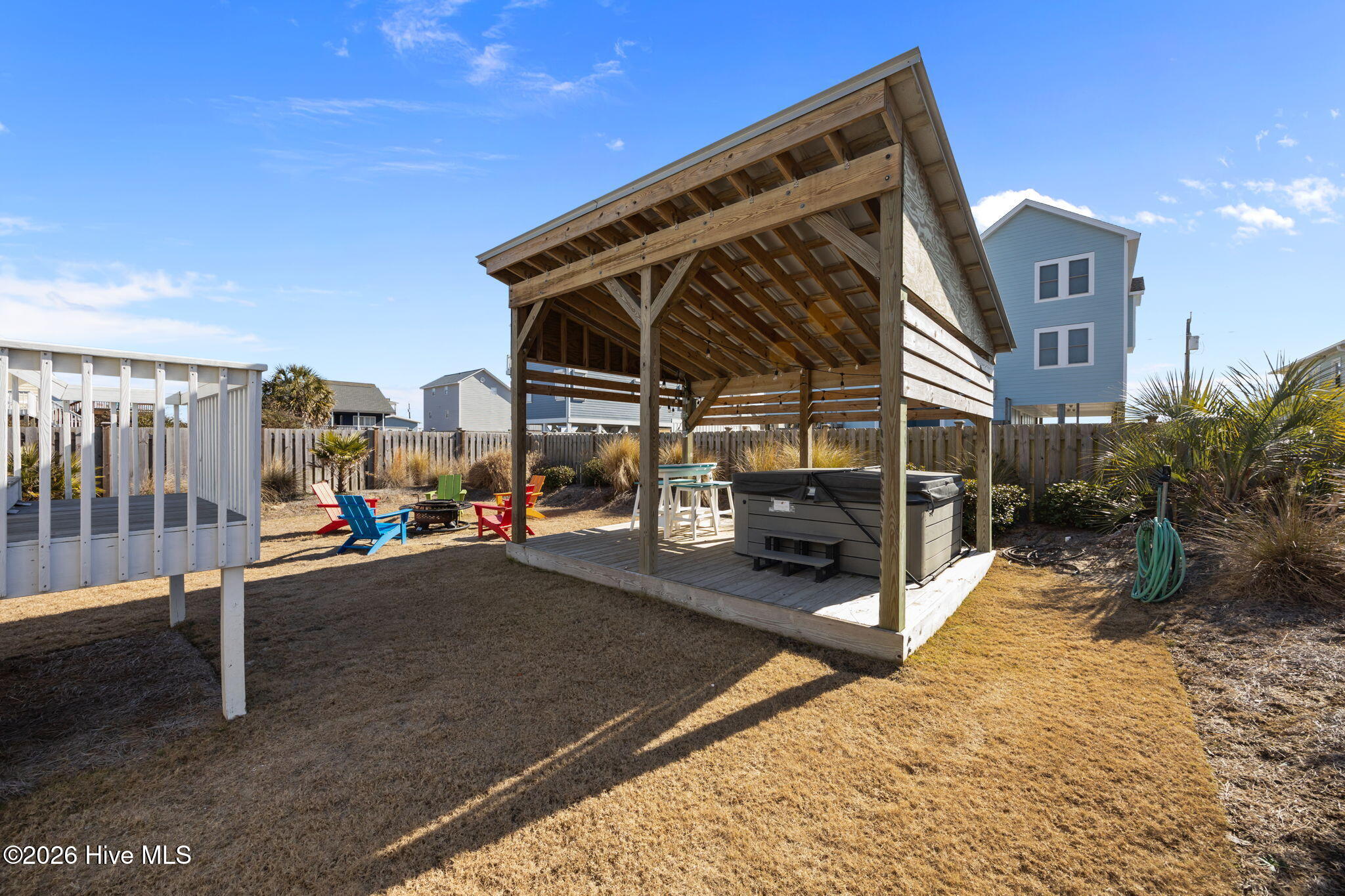 100552001 | Photo 43