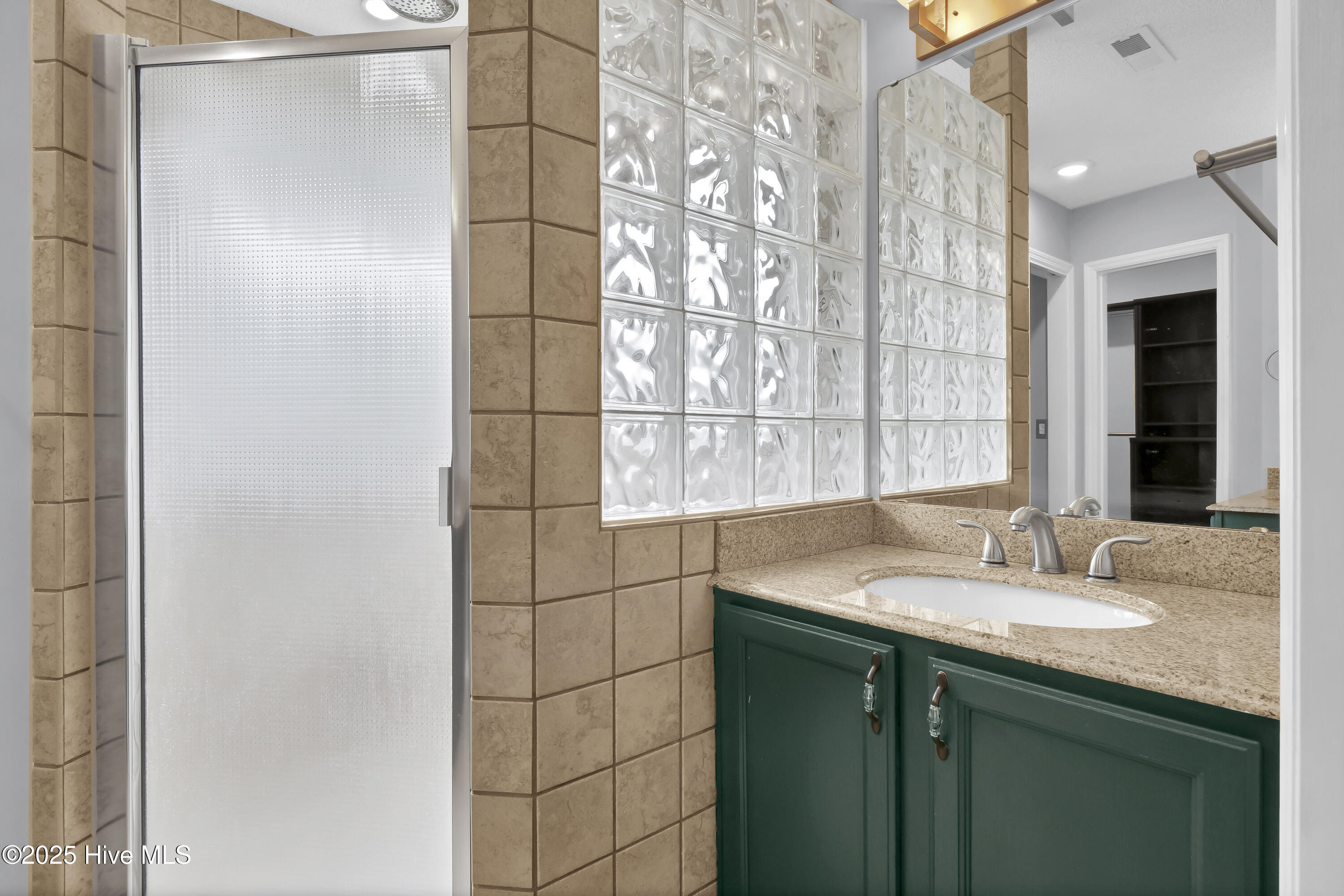 100544266 | Photo 34