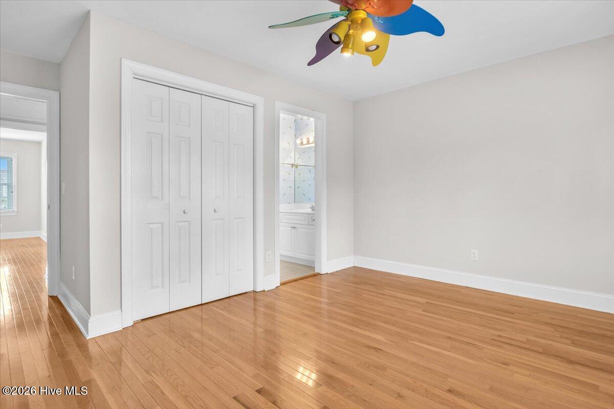 100564445 | Photo 47