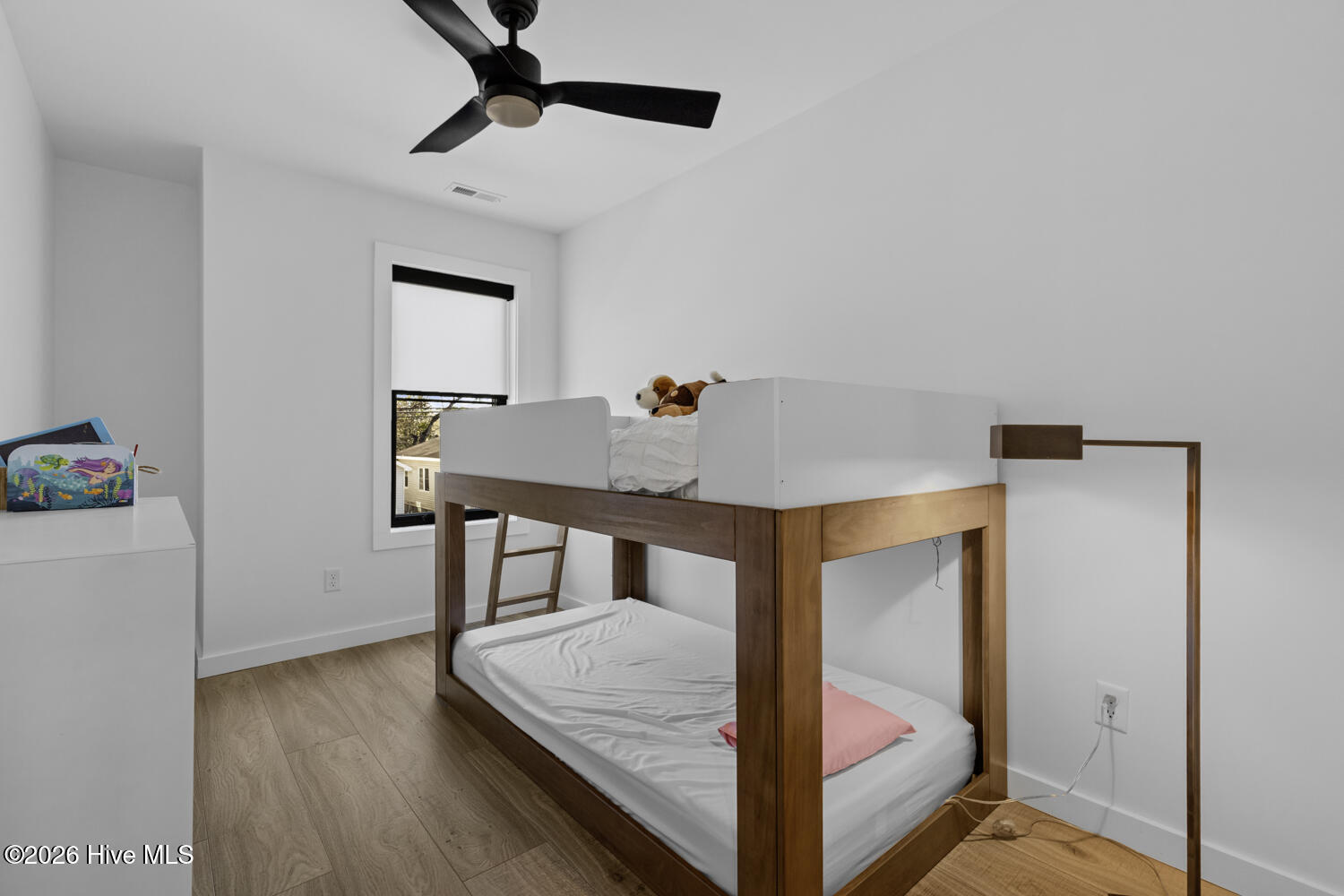 100550800 | Photo 23