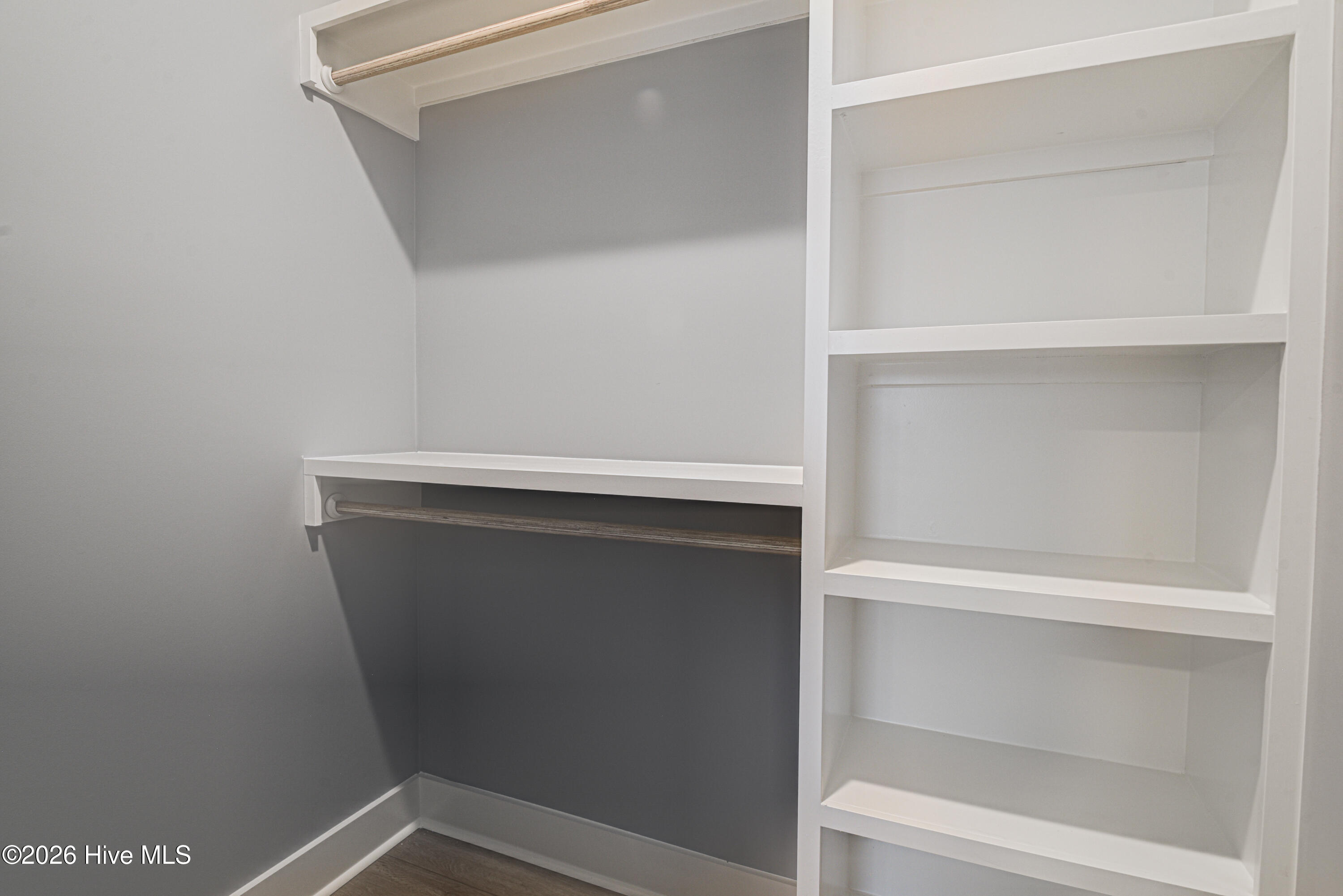 100558671 | Photo 26