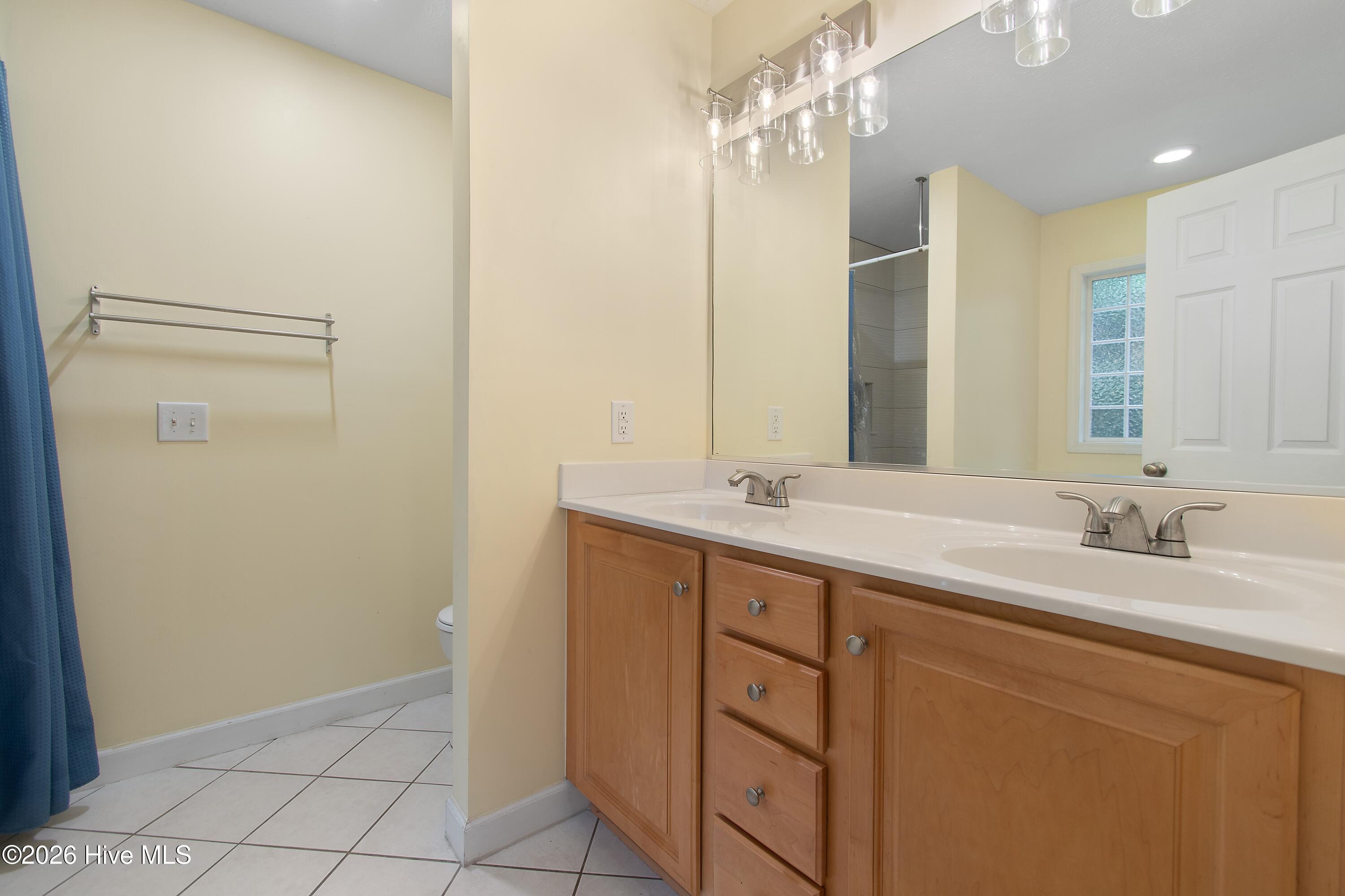 100570075 | Photo 24