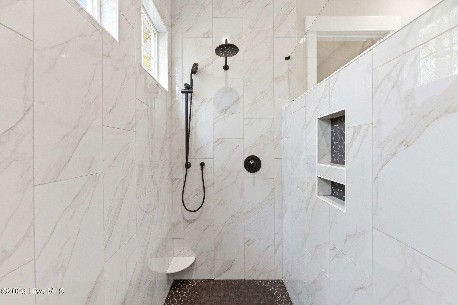 100541579 | Photo 27