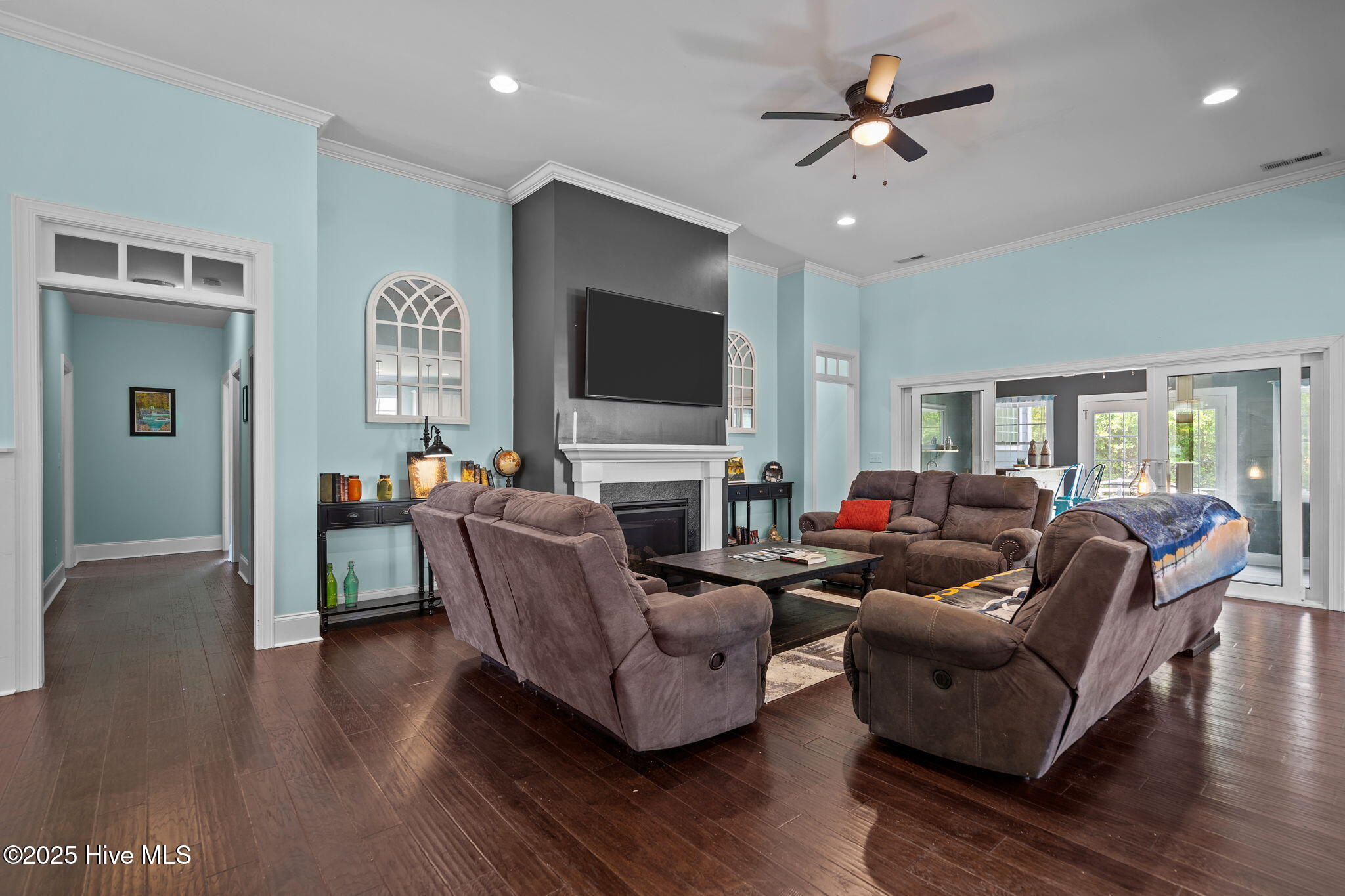 100525866 | Photo 21