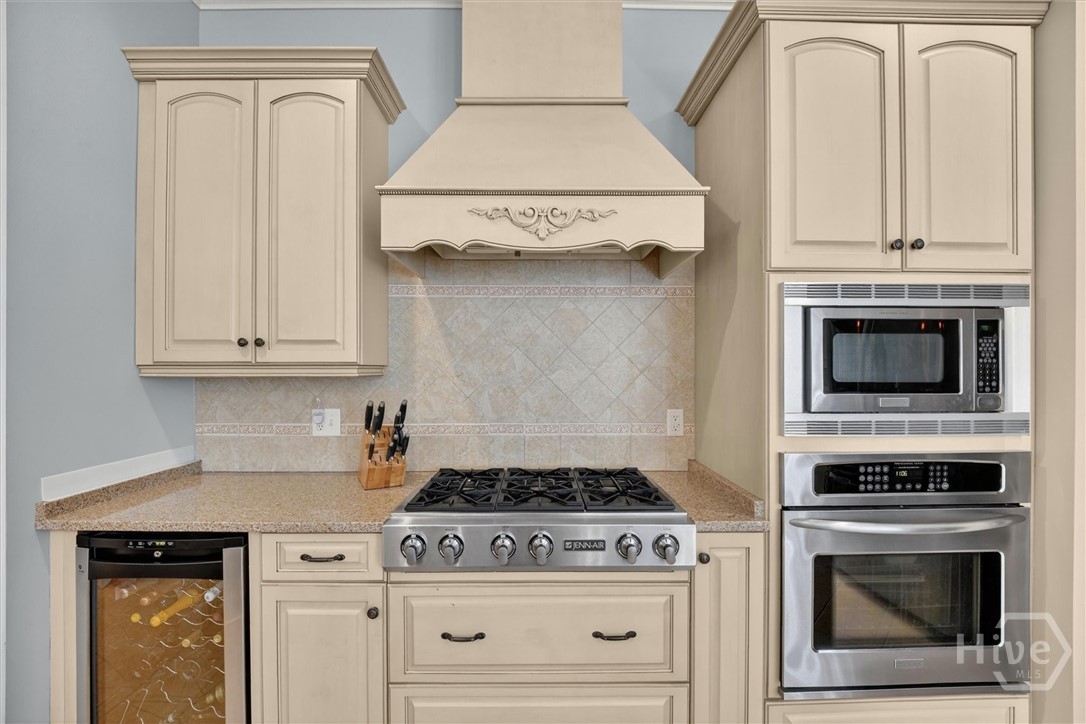 6-burner Jenn-Air gas cooktop.
