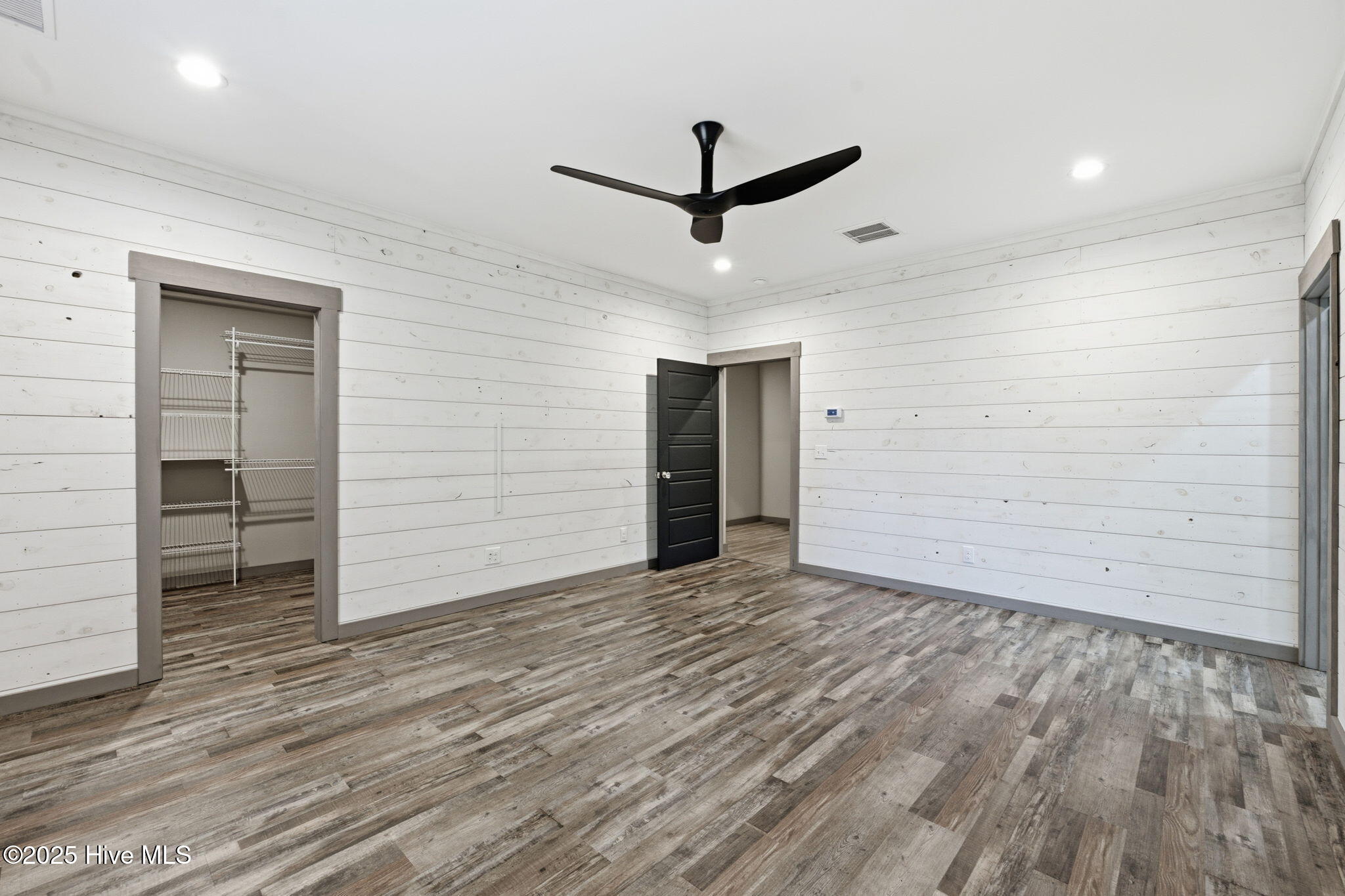 100535585 | Photo 104