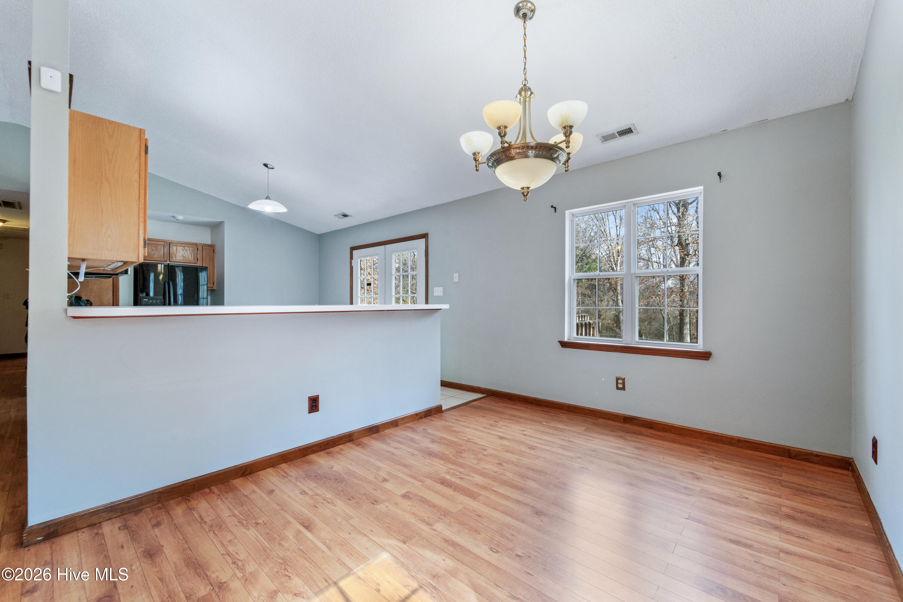 100557968 | Photo 18