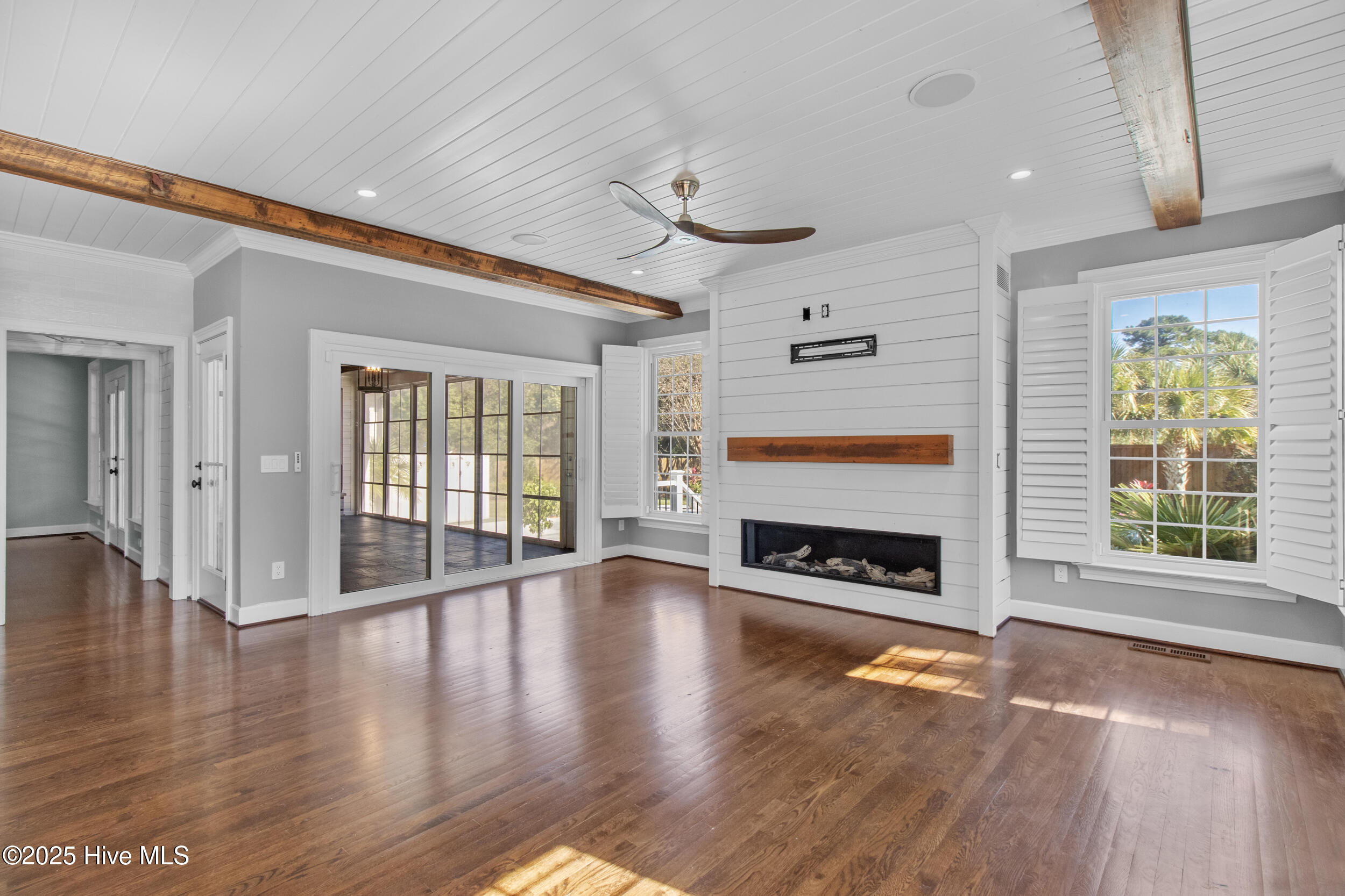 100538758 | Photo 13