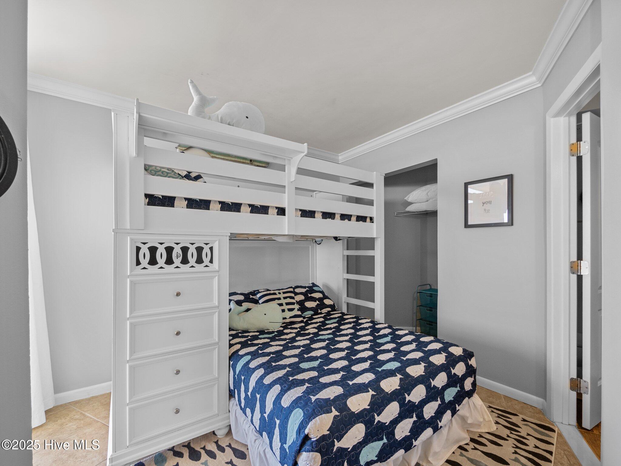 100525315 | Photo 38