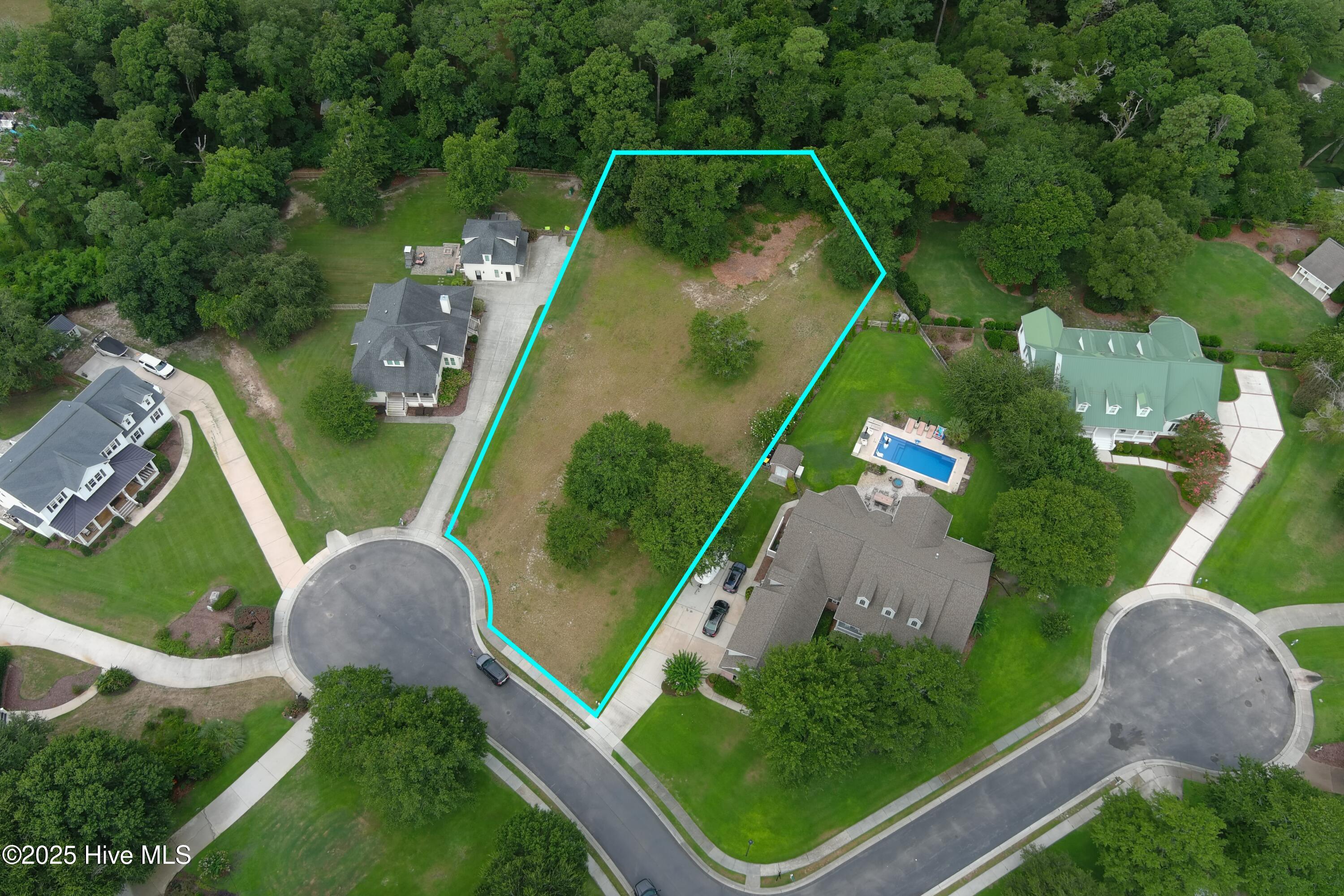 100522233 | Photo 19