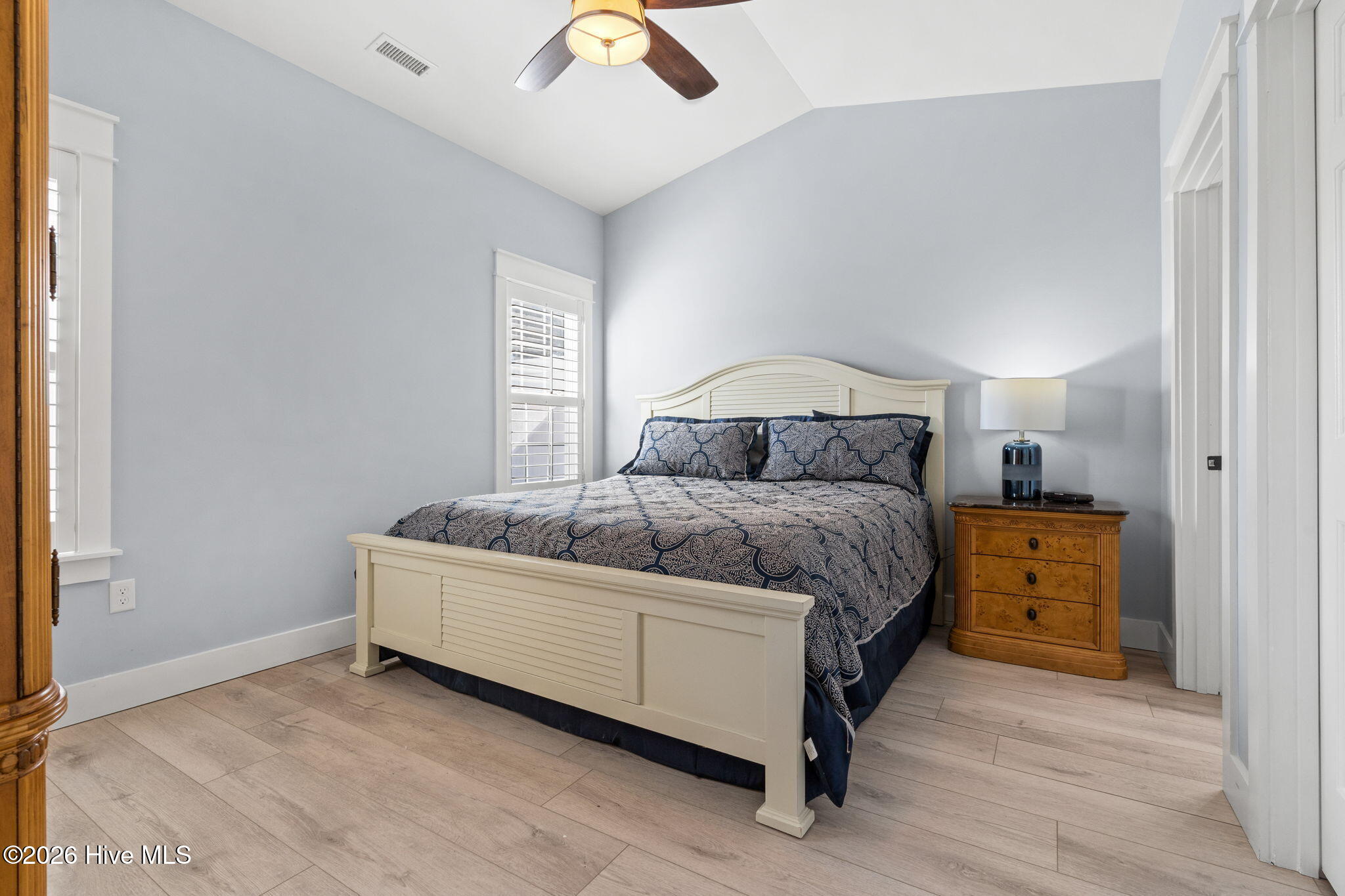 100550752 | Photo 10