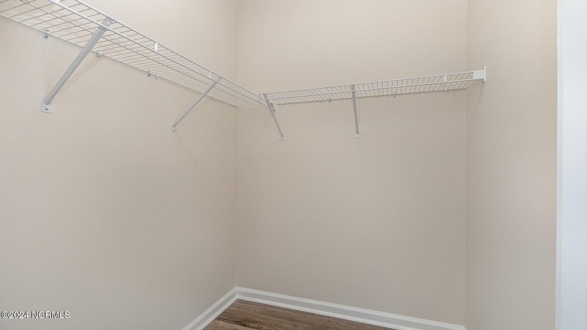 100547669 | Photo 15