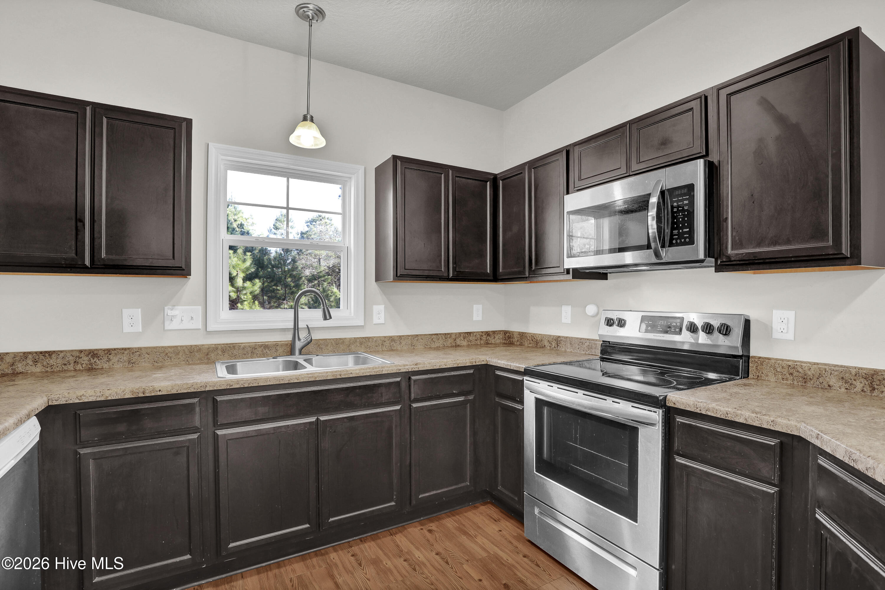 100555472 | Photo 10