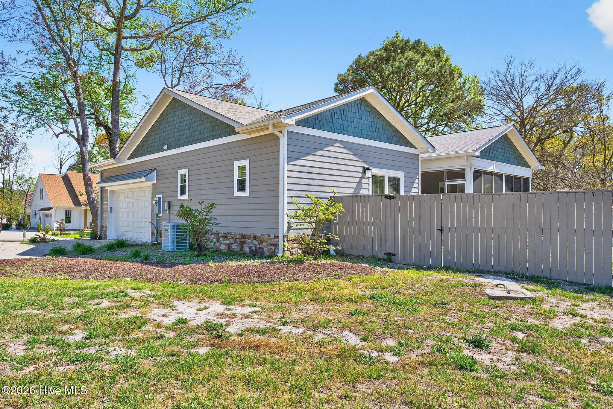 100525098 | Photo 43