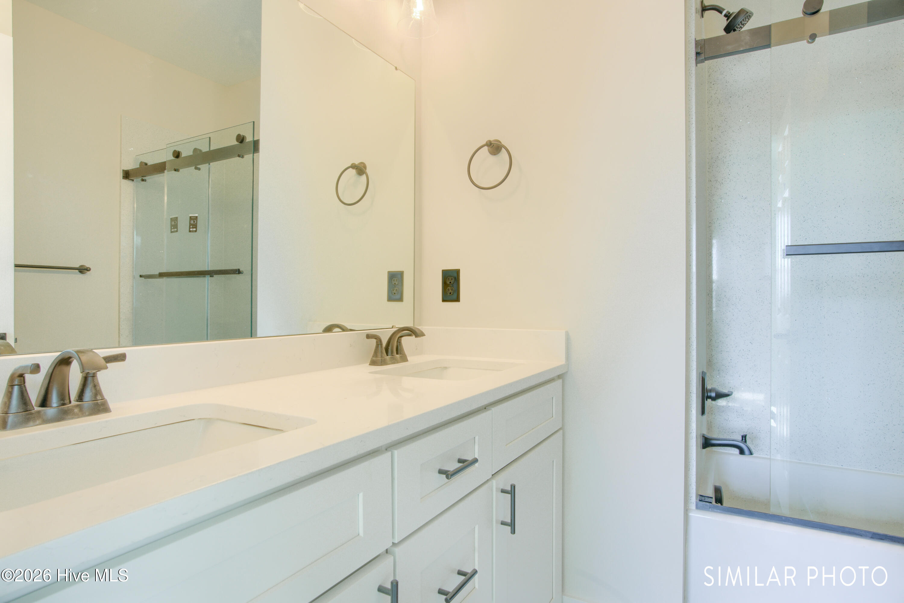 100552614 | Photo 18