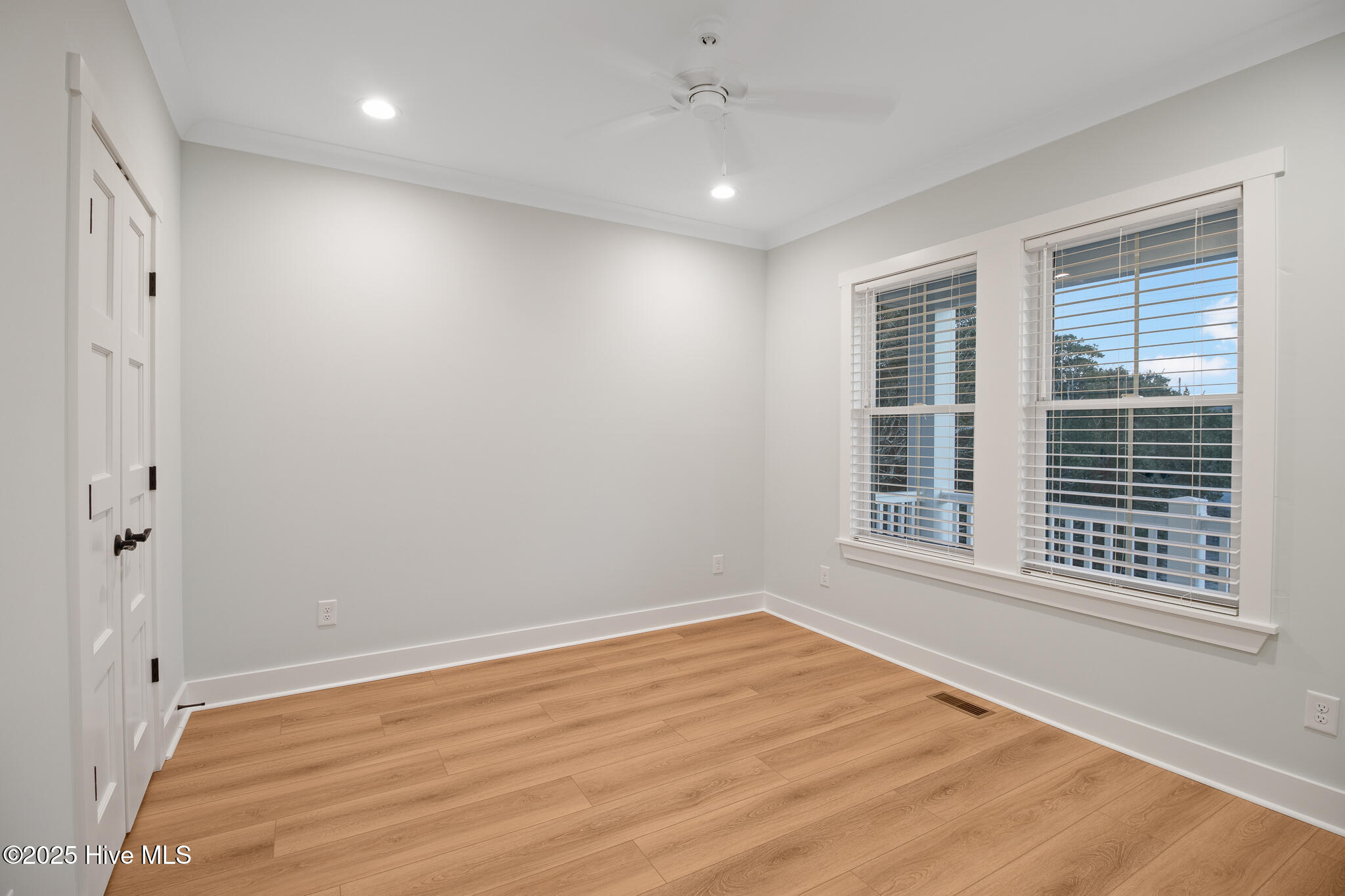 100545978 | Photo 31