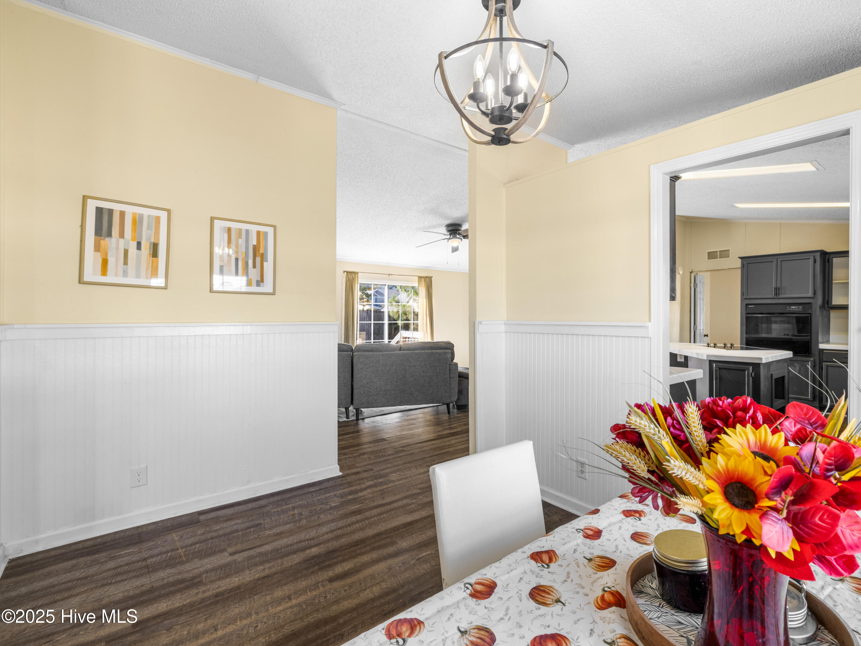 100540090 | Photo 15