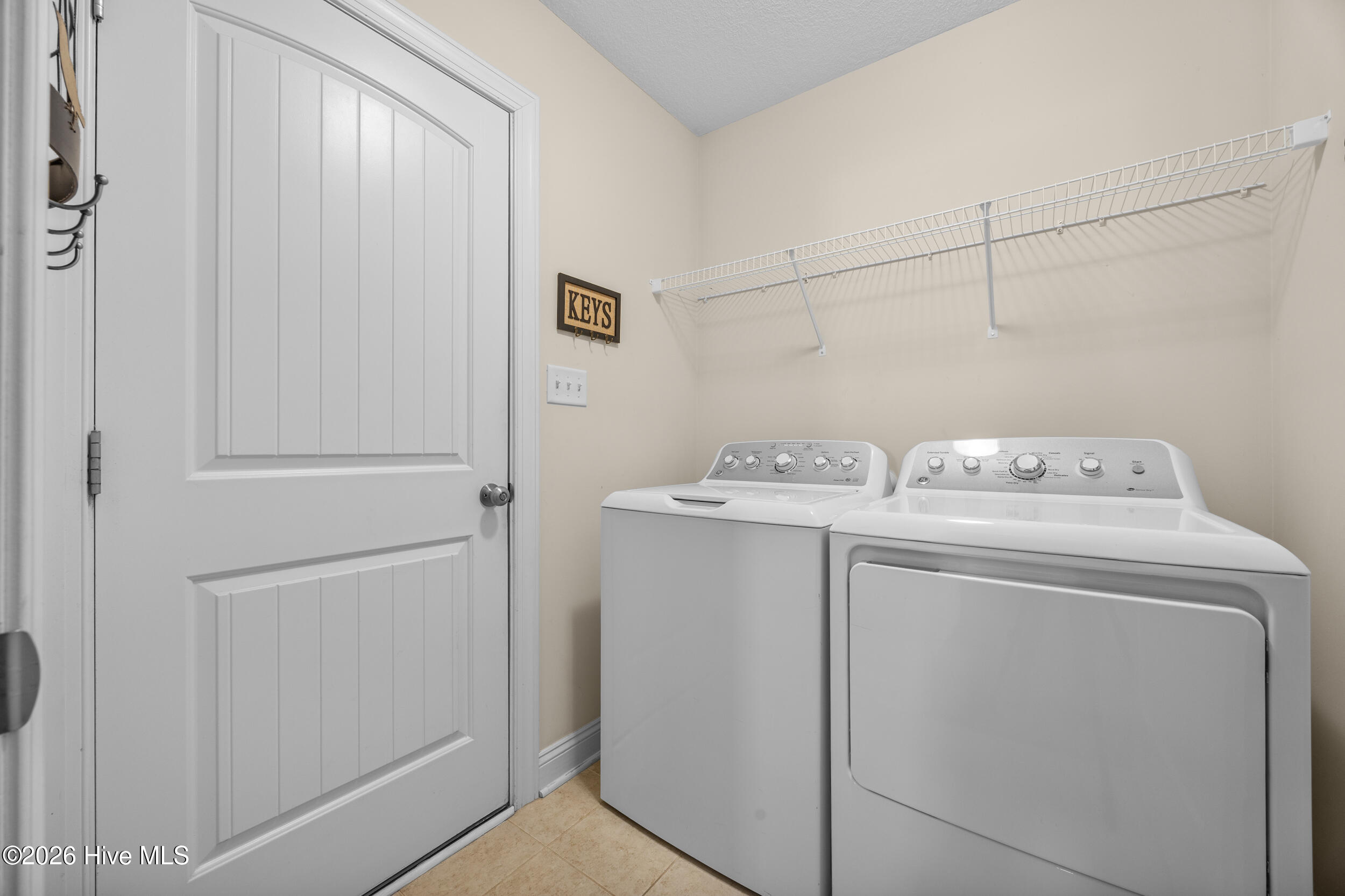 100567416 | Photo 23