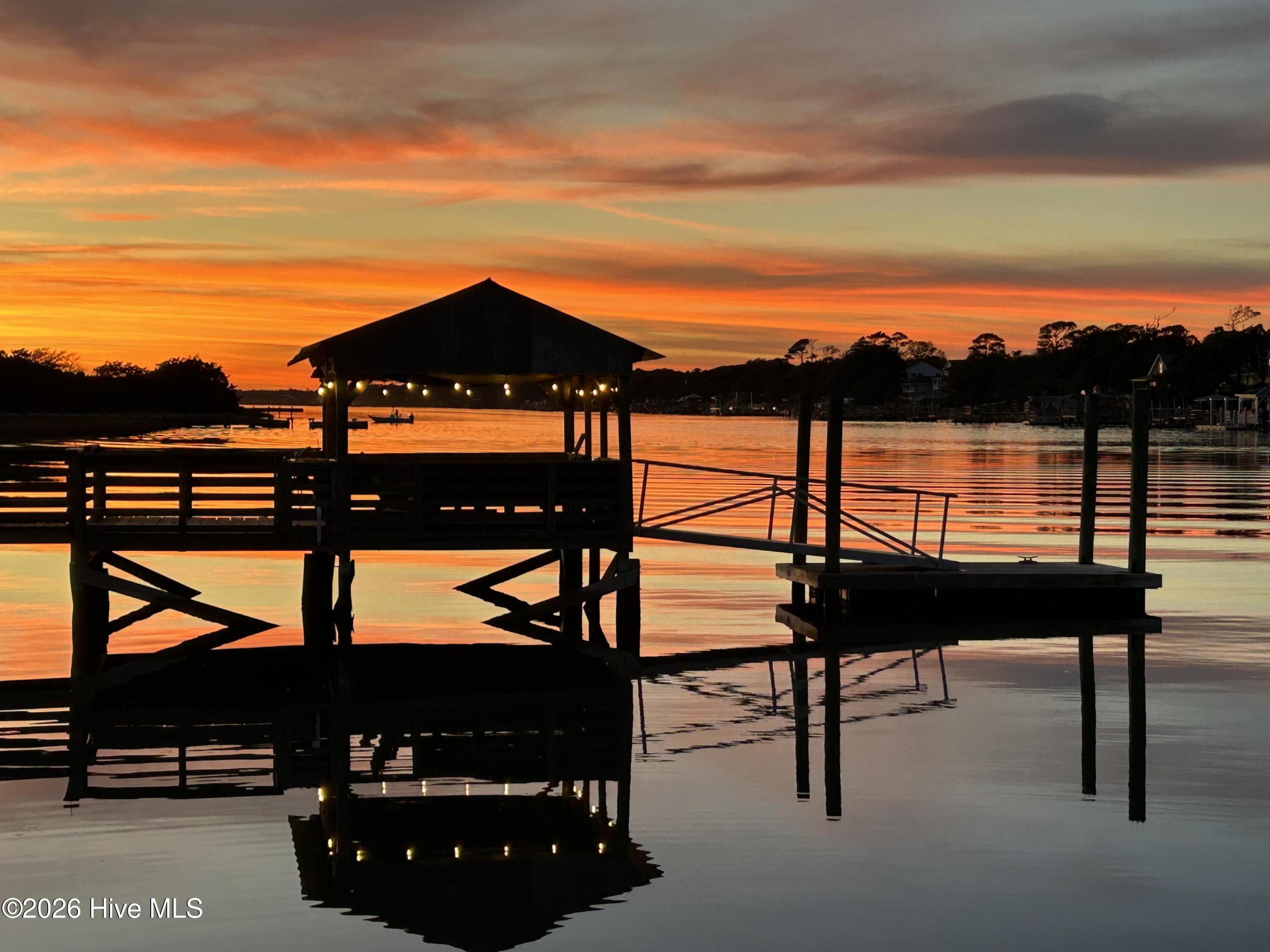 100553308 | Photo 51