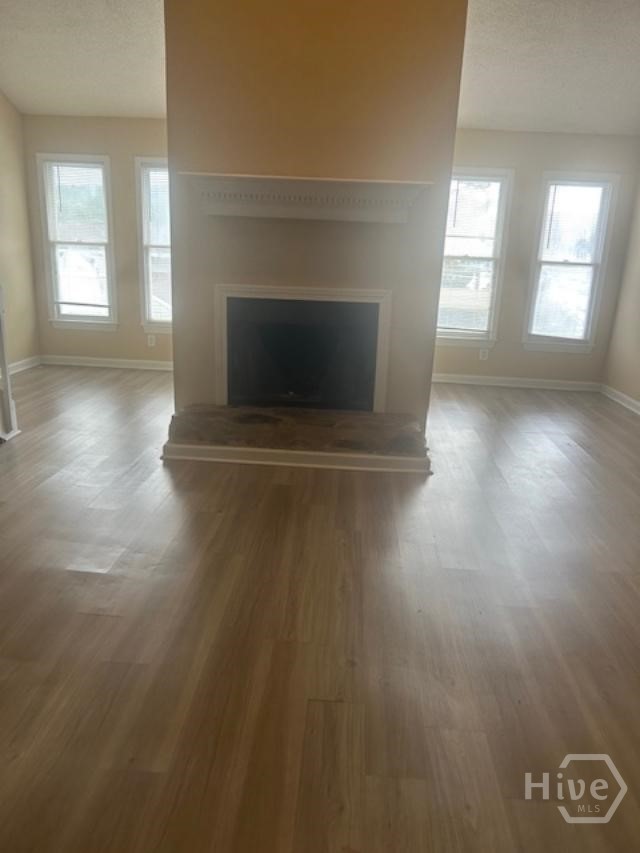 Living rm w fireplace