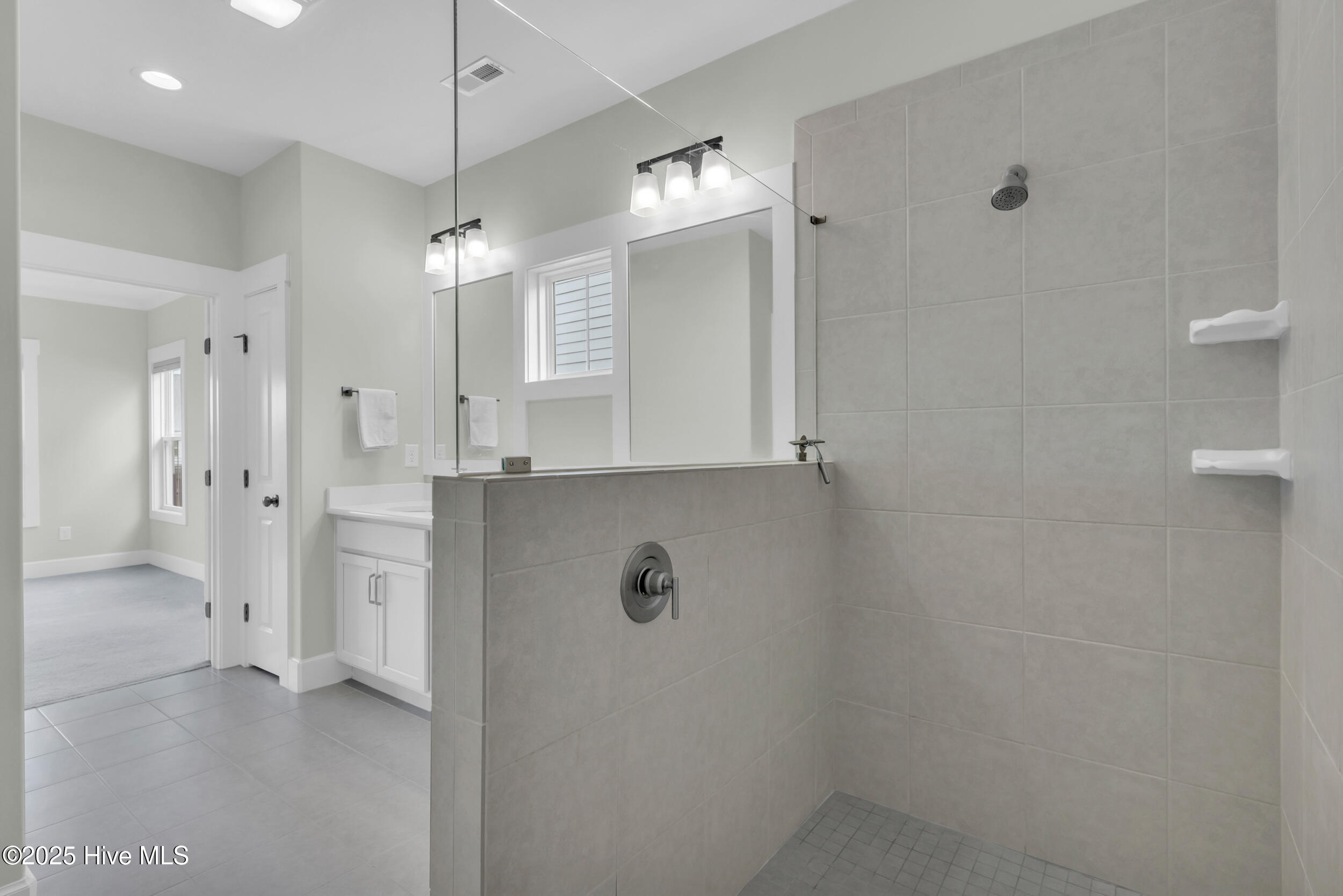 100535335 | Photo 20