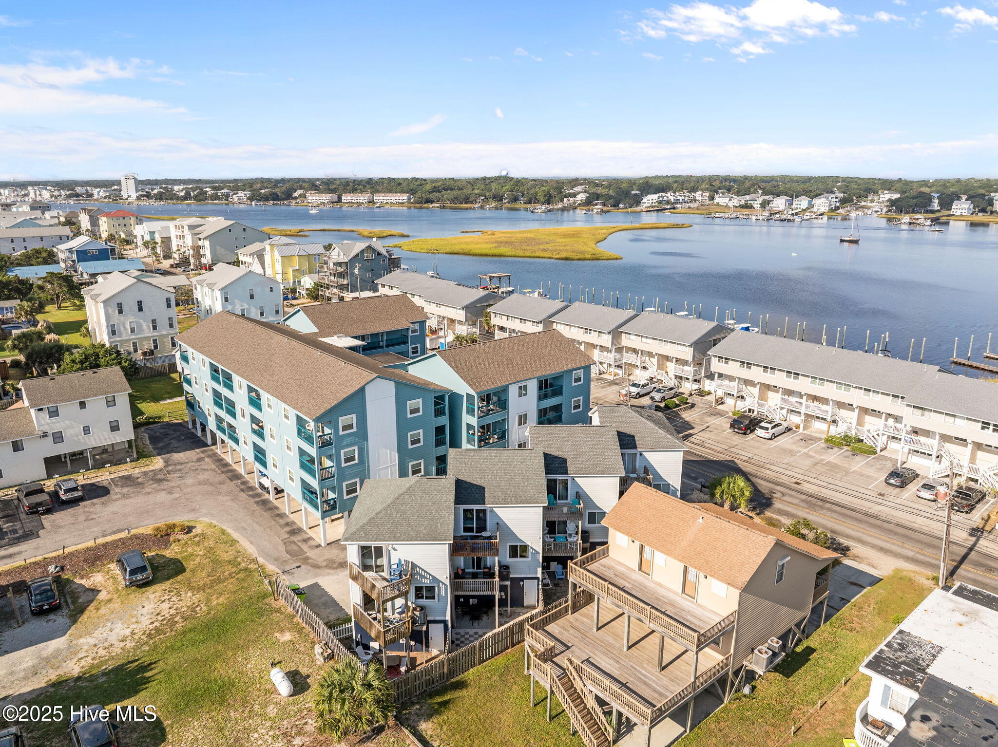 100531812 | Photo 45