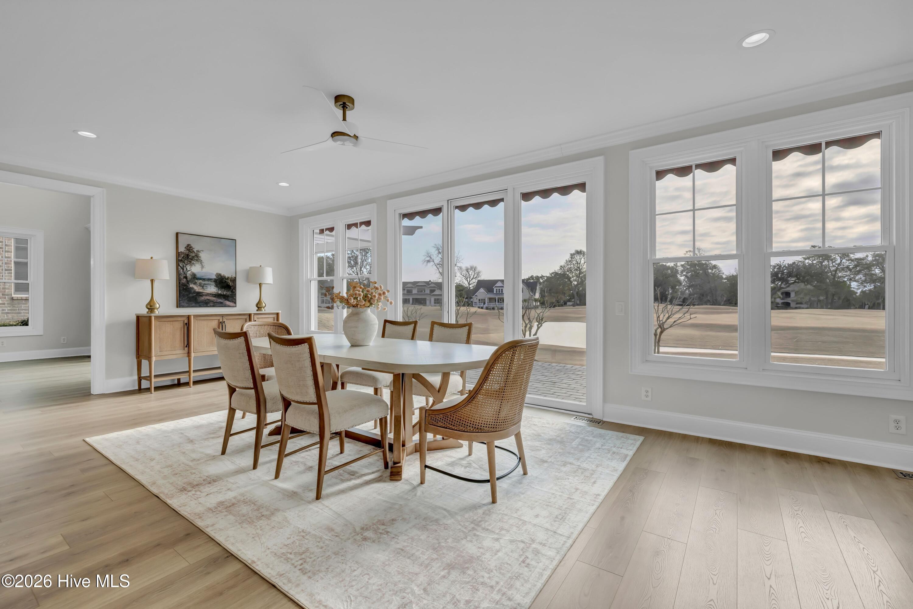 100552340 | Photo 16