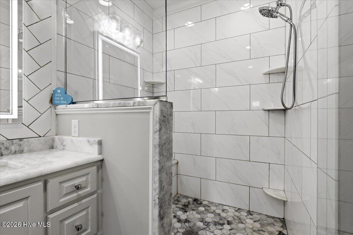 Double walk-in tile shower