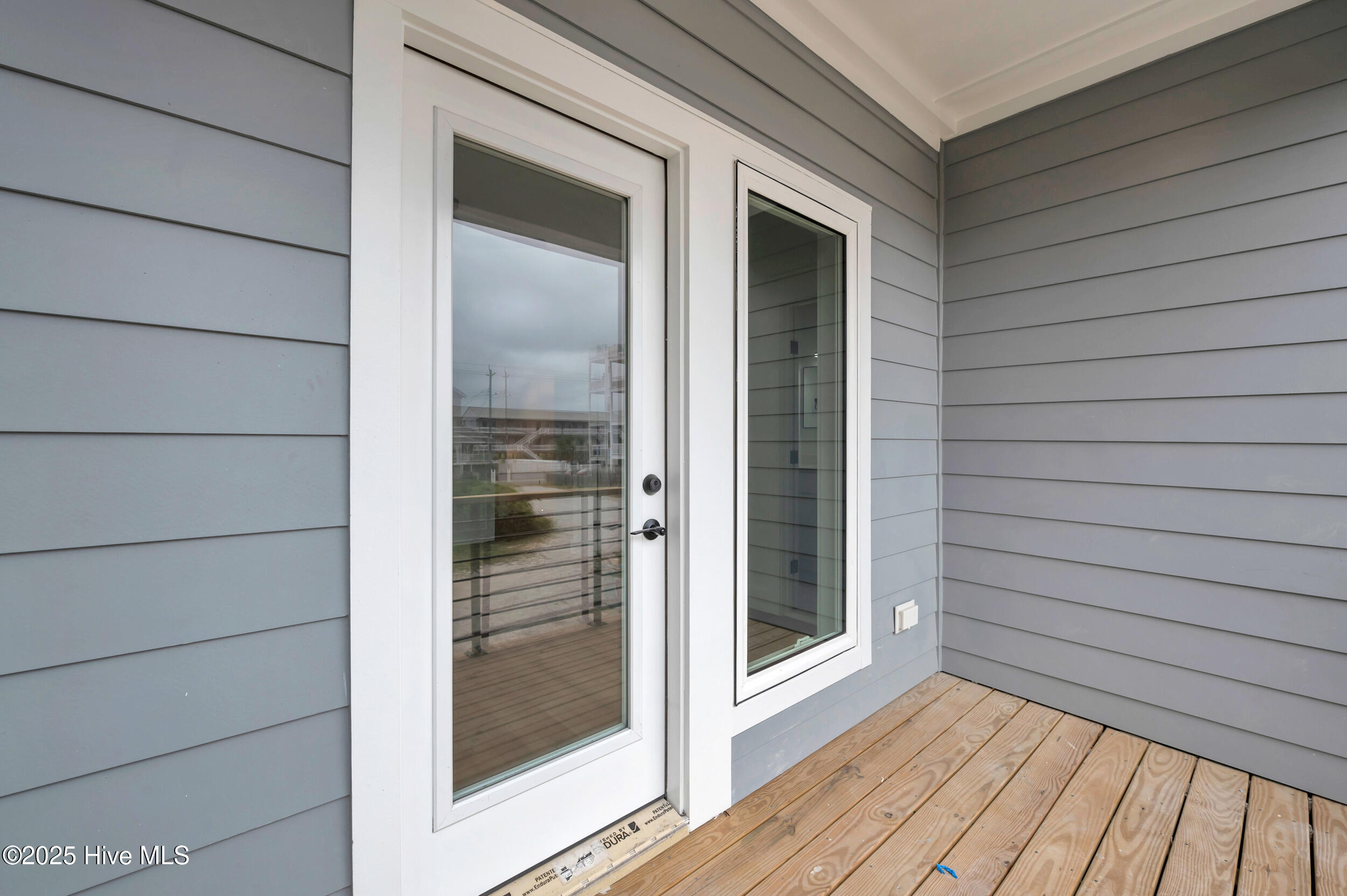 100535218 | Photo 47