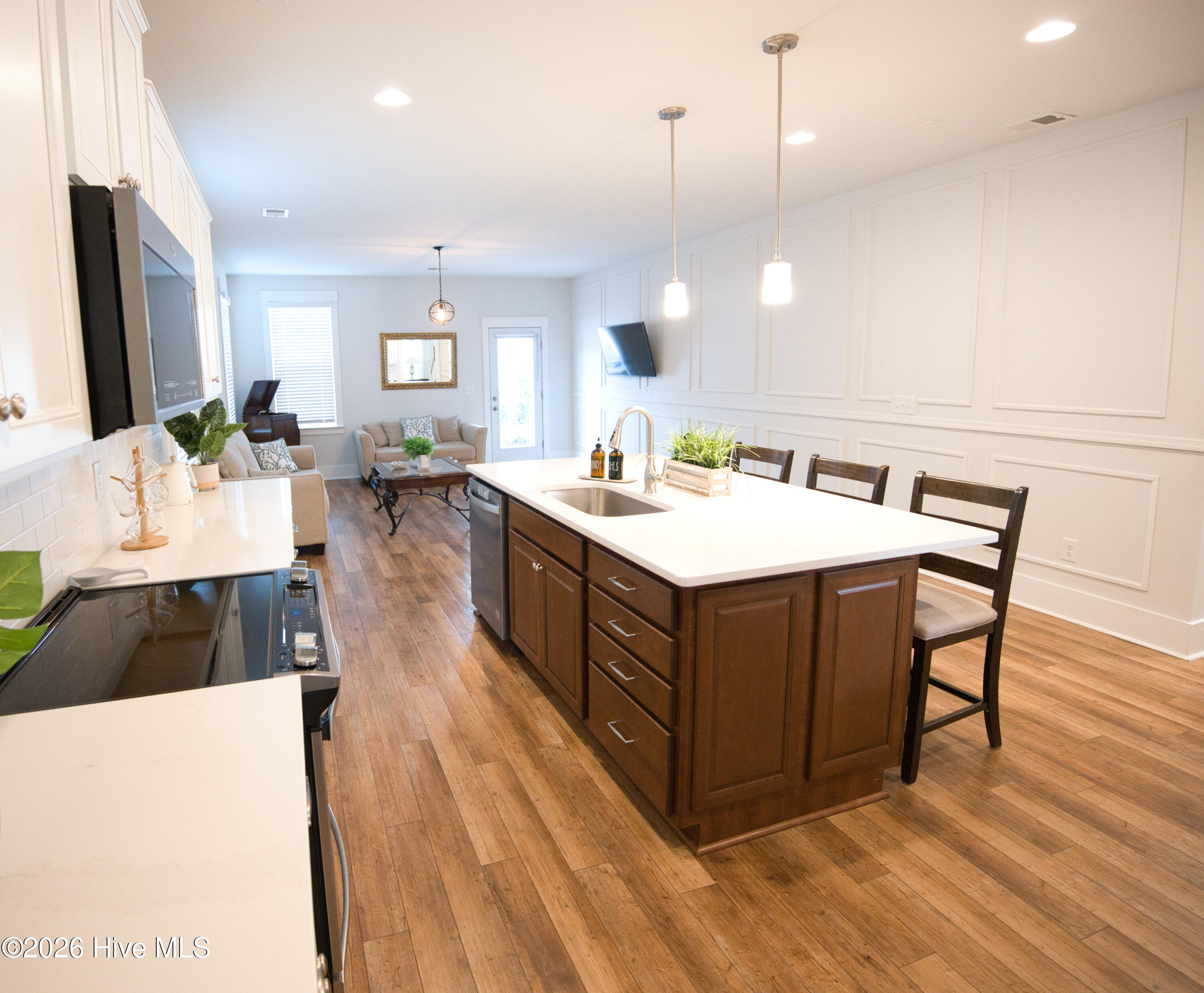 100551337 | Photo 26