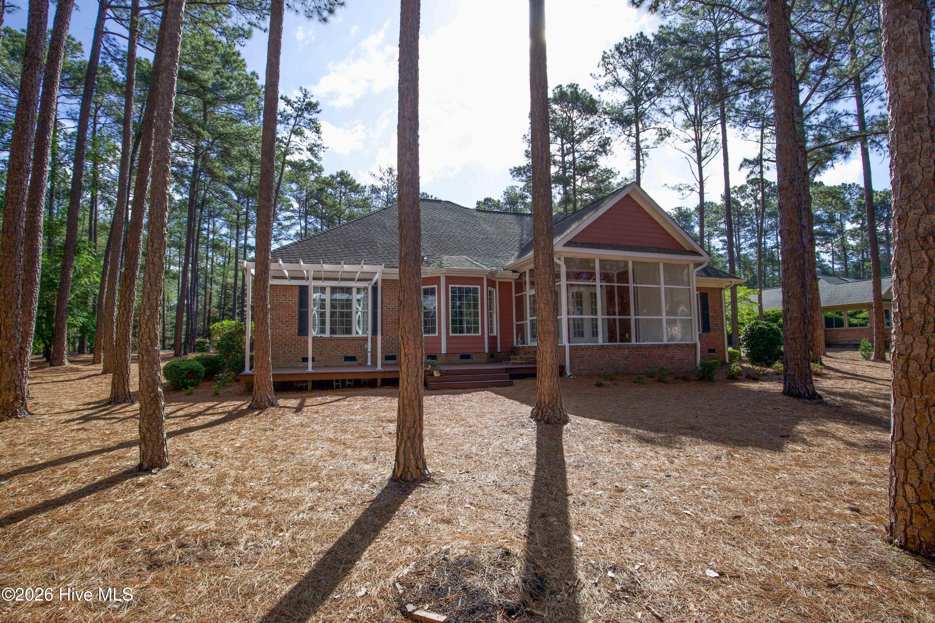 16 Montrose Ct-16