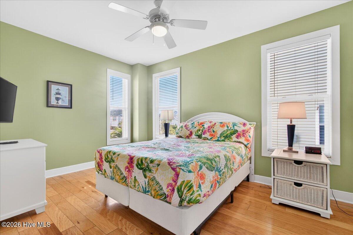 100549293 | Photo 40