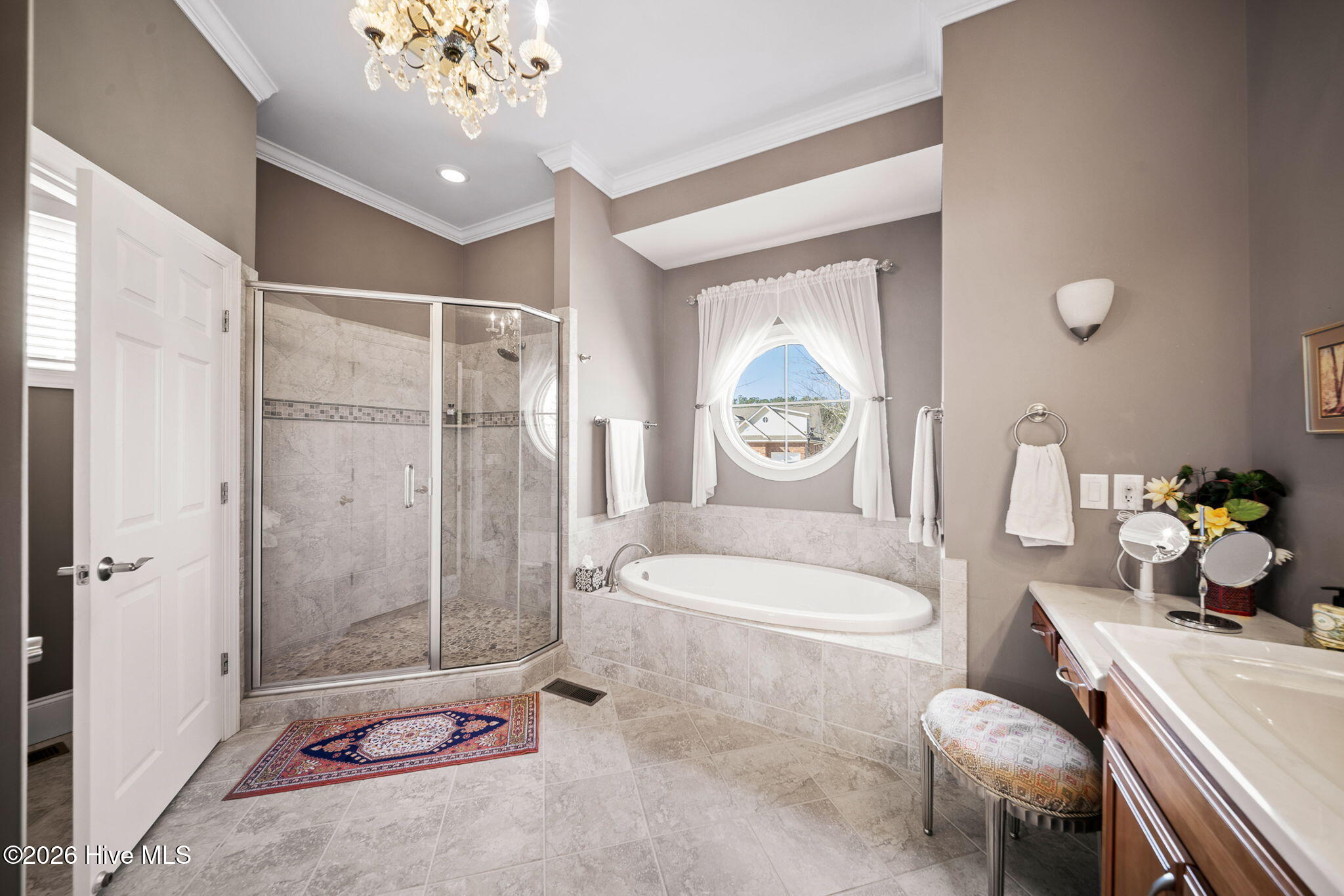 100560787 | Photo 31