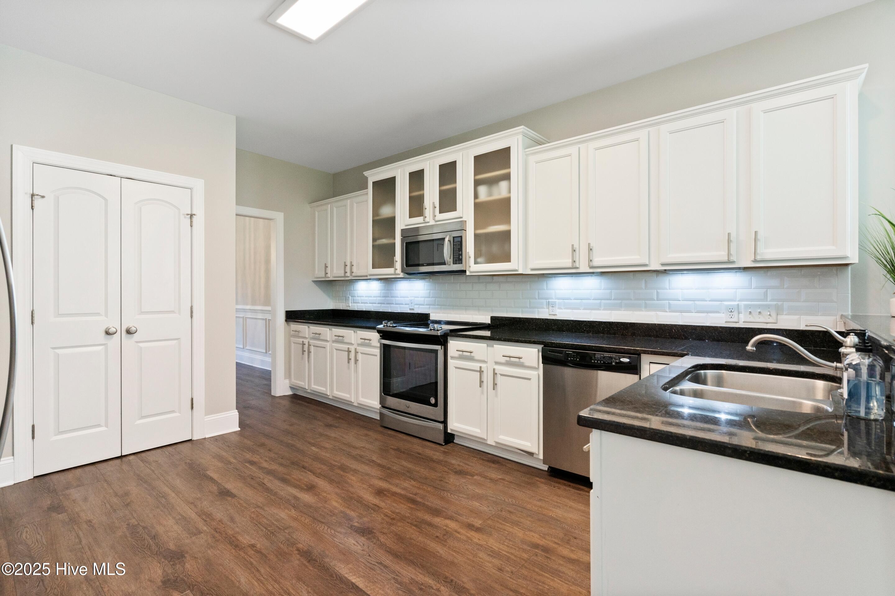 100529495 | Photo 17