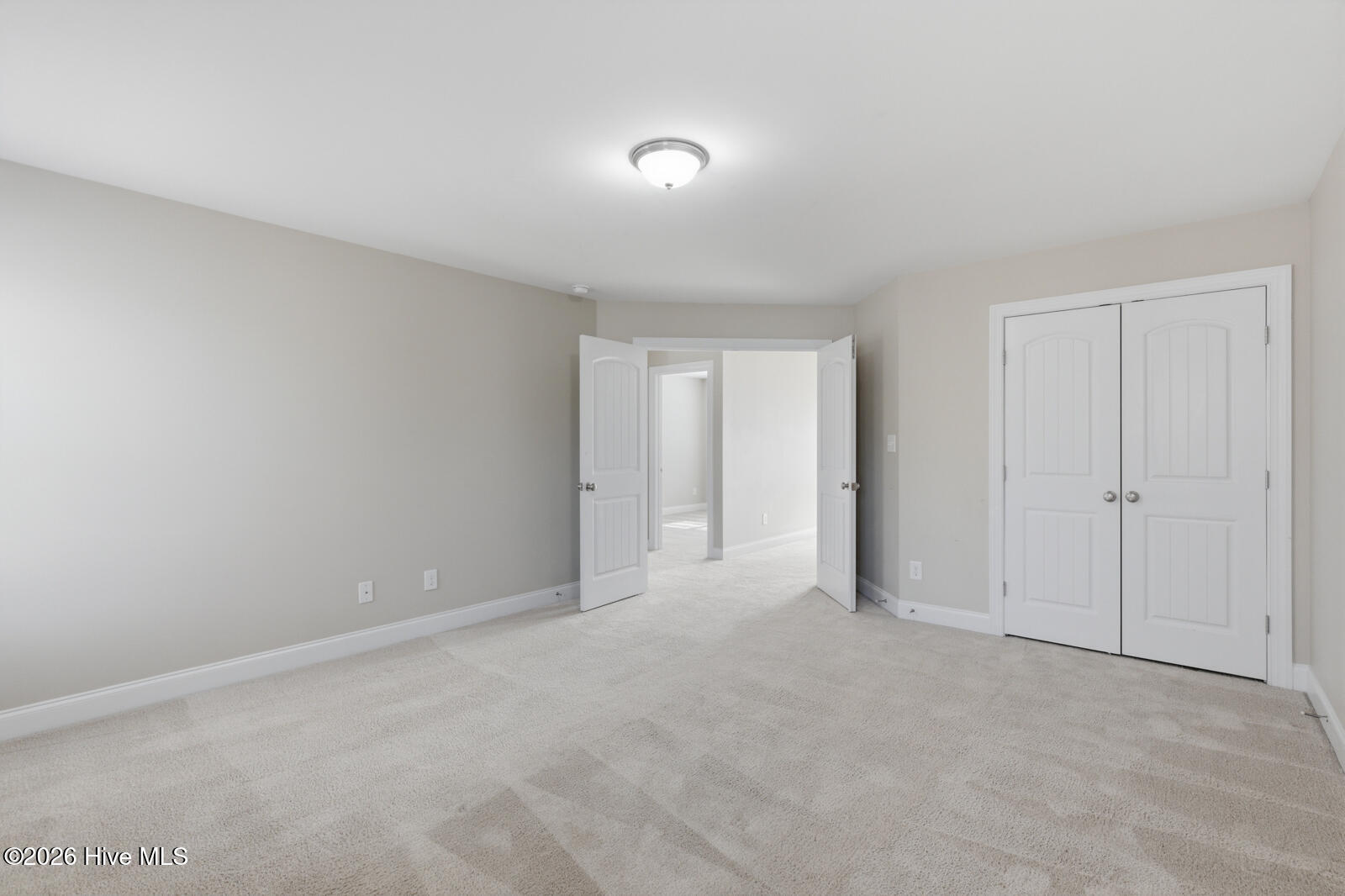 100563645 | Photo 15