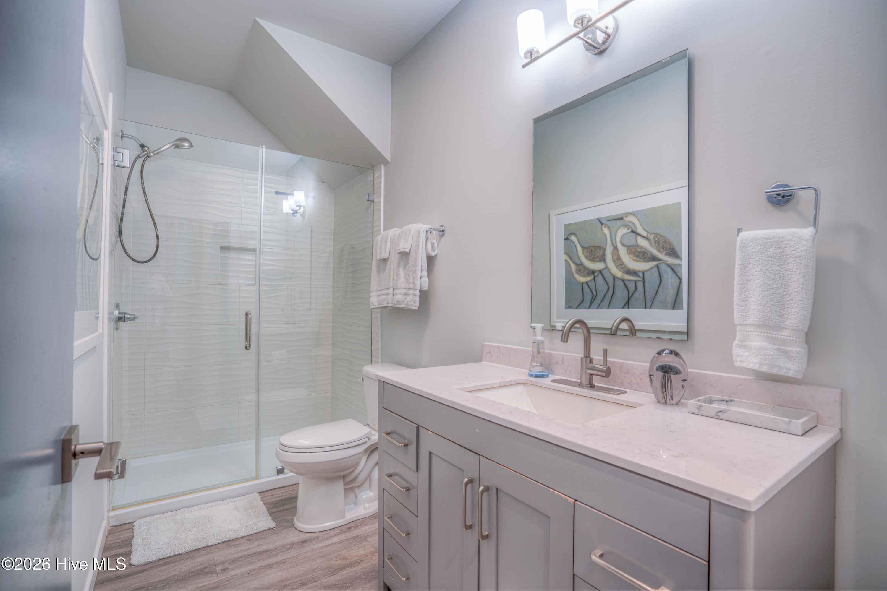 100569928 | Photo 17