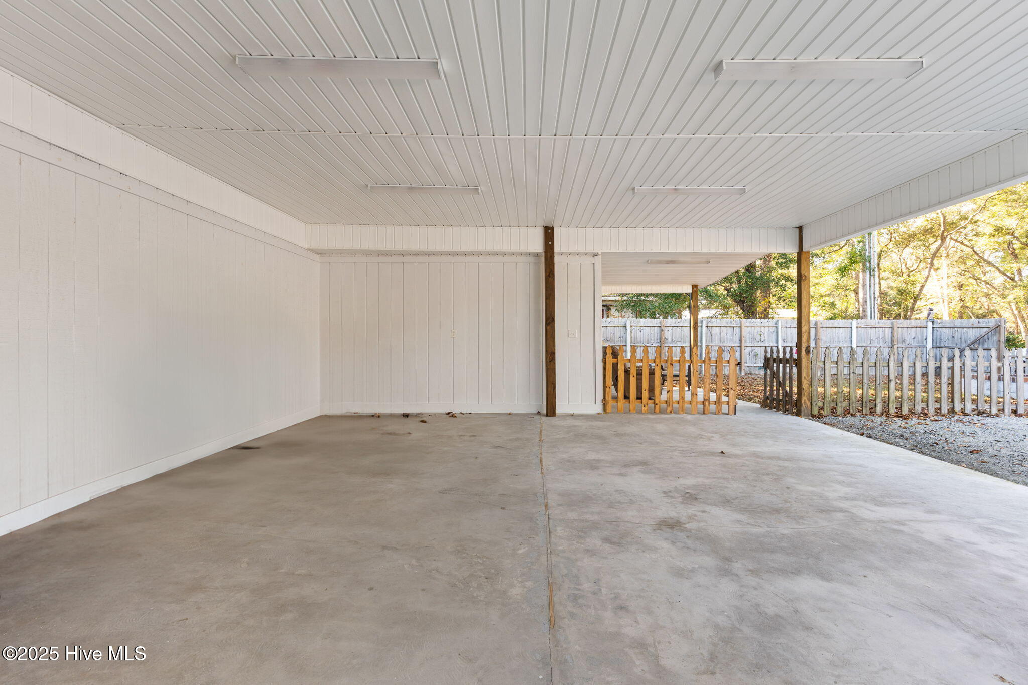 100545066 | Photo 32