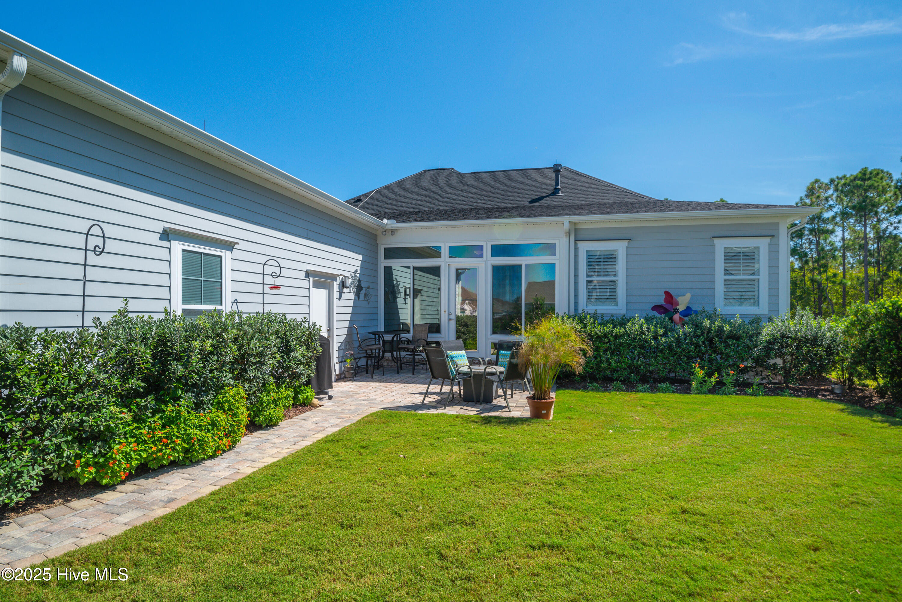 100530008 | Photo 54