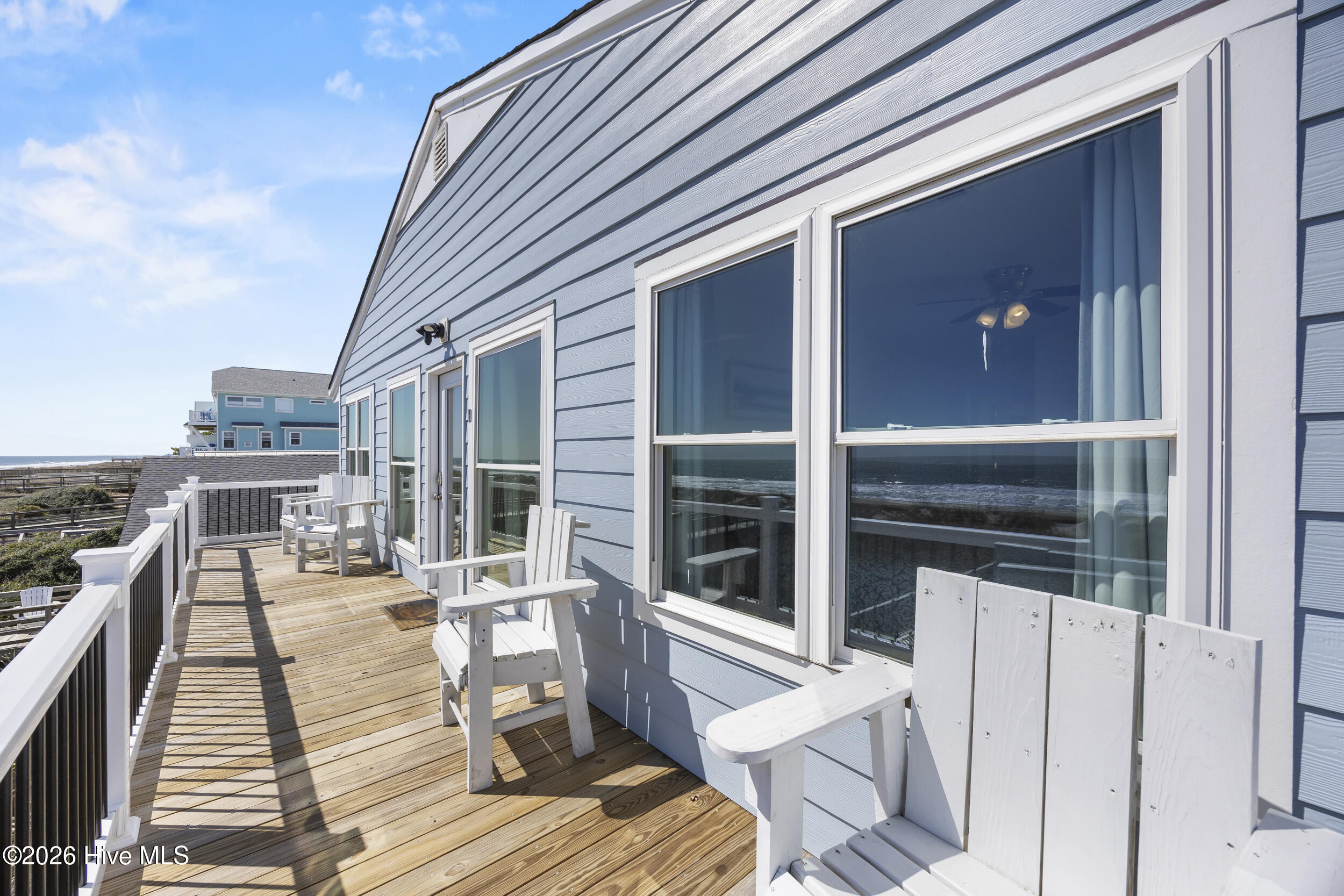 100561648 | Photo 39