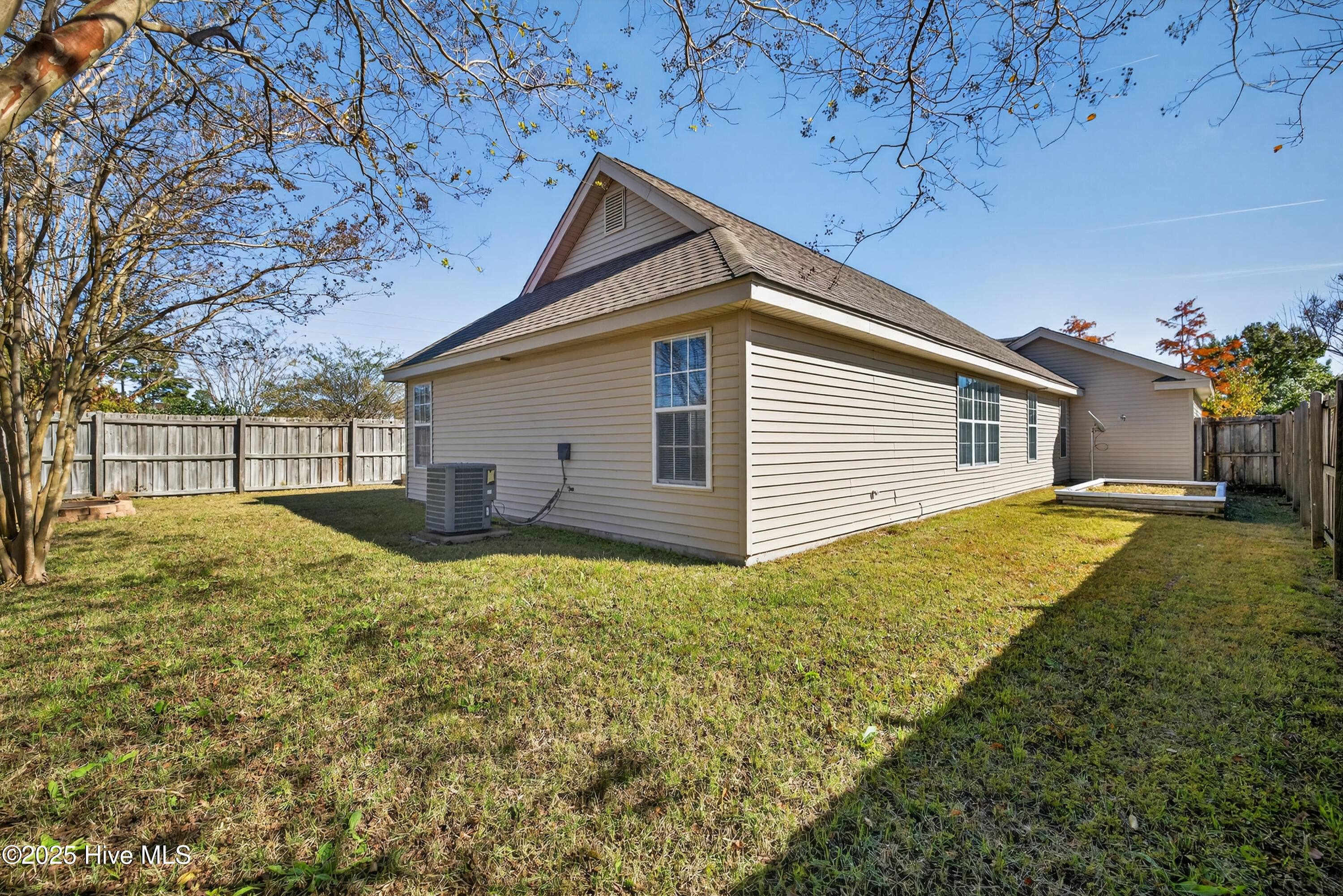 100541920 | Photo 33