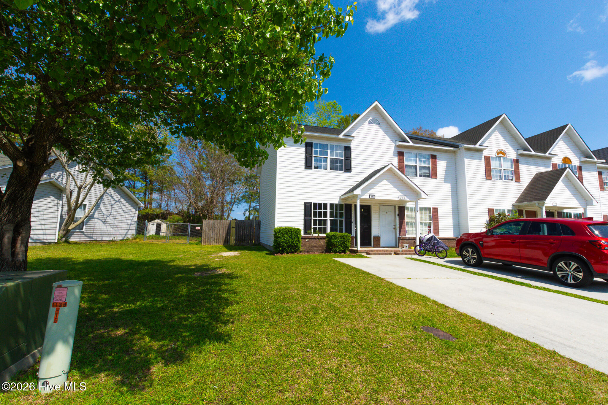 100564073 | Photo 24