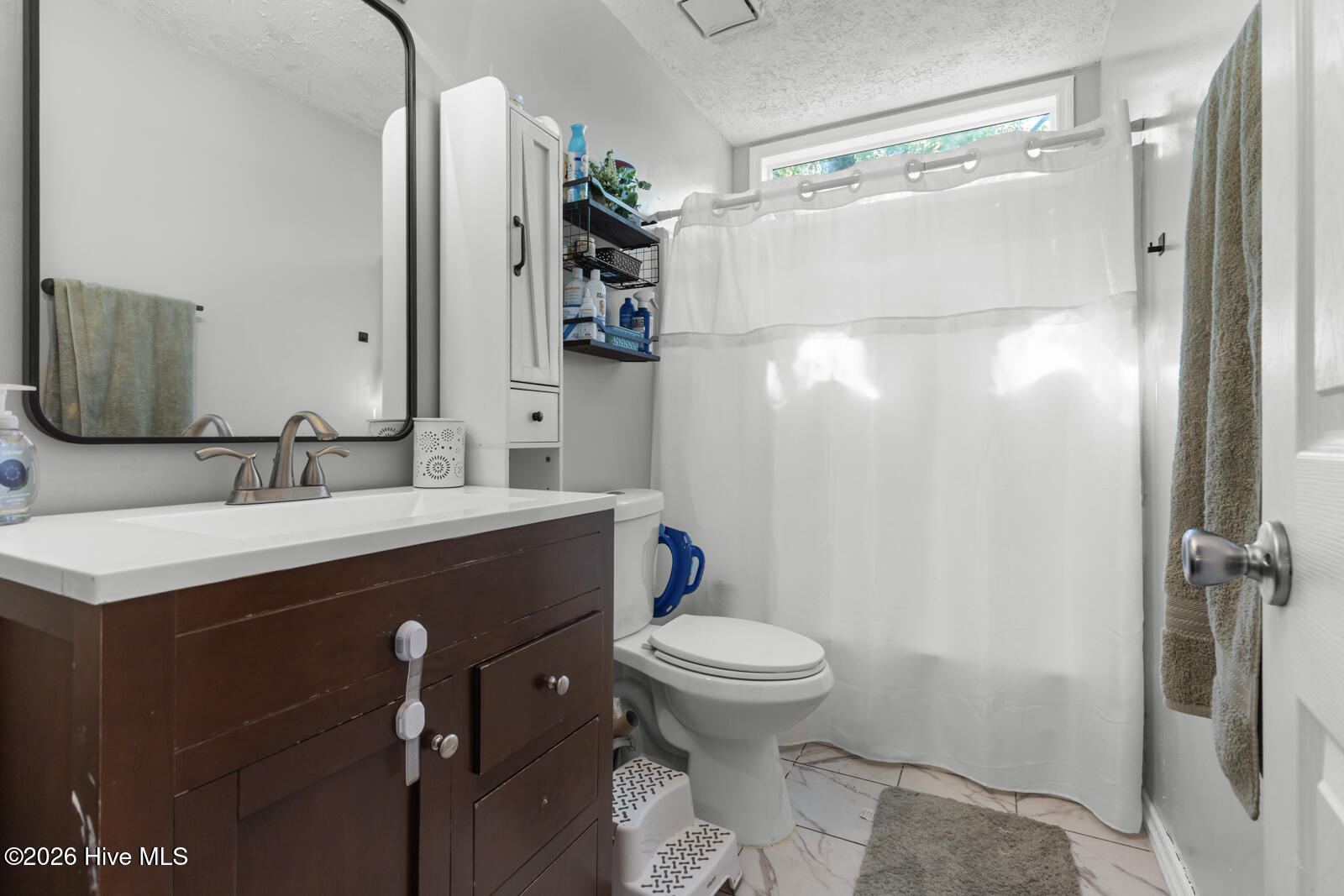 100570070 | Photo 22