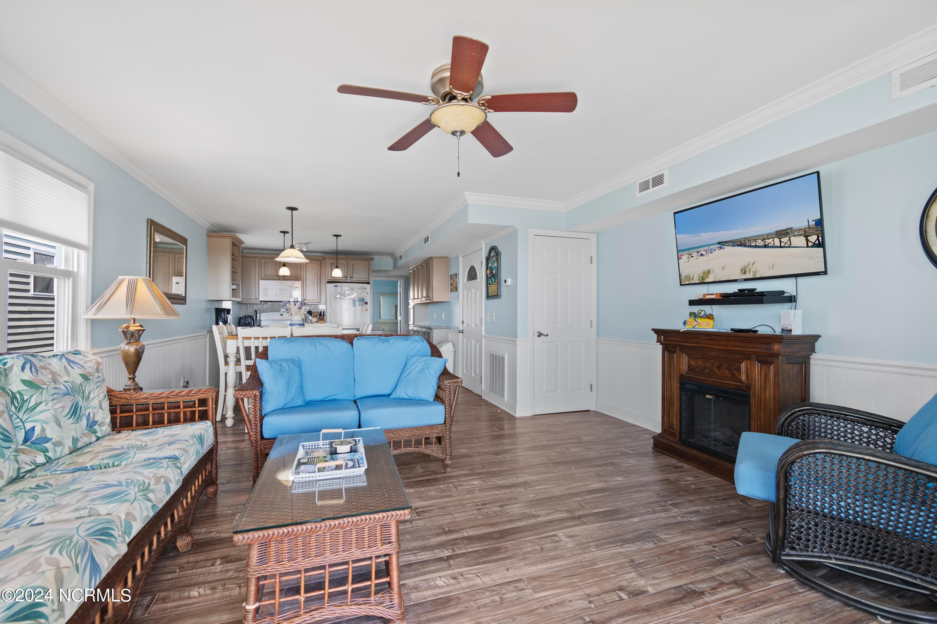 100547764 | Photo 31