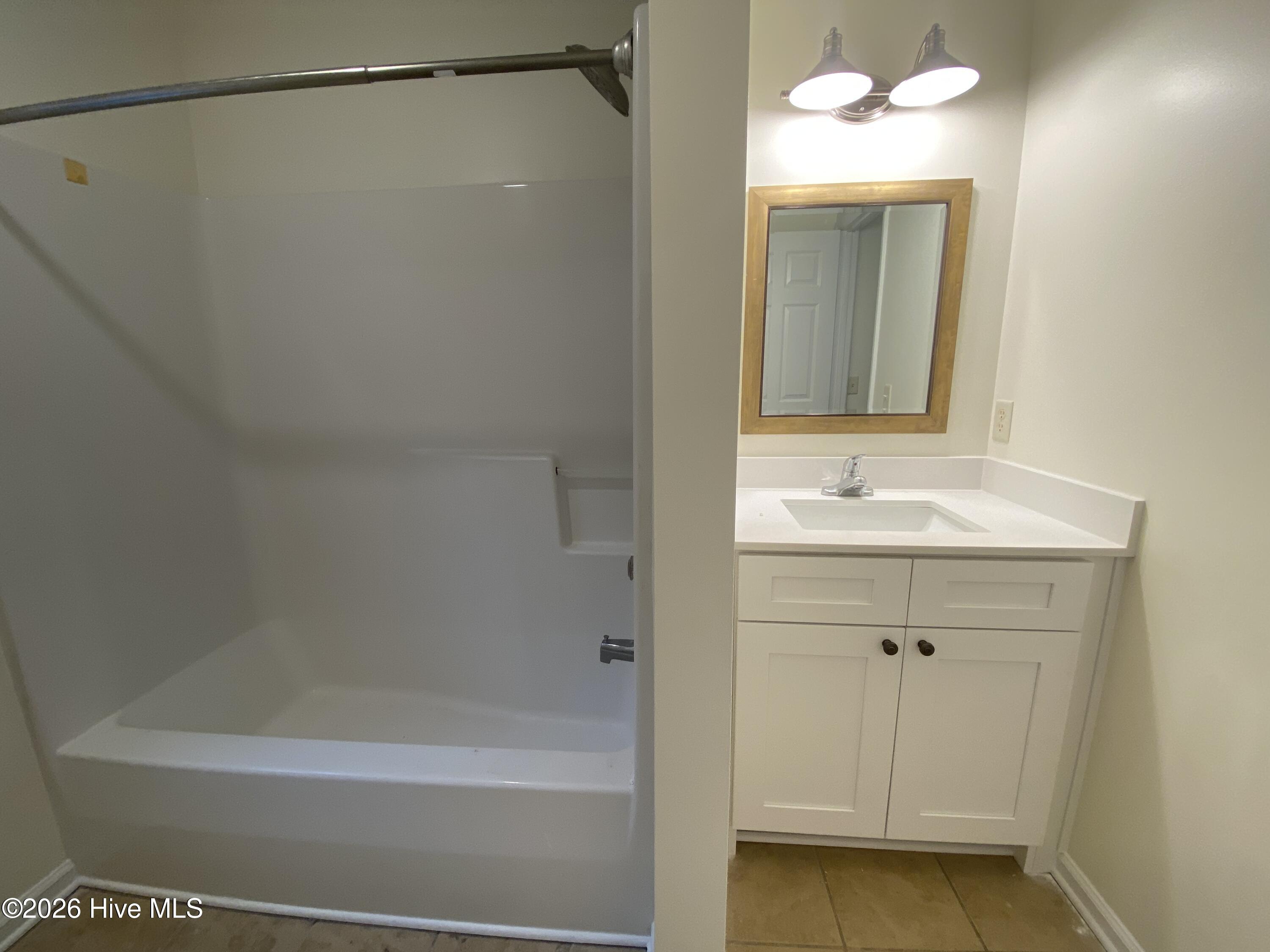 100553788 | Photo 13