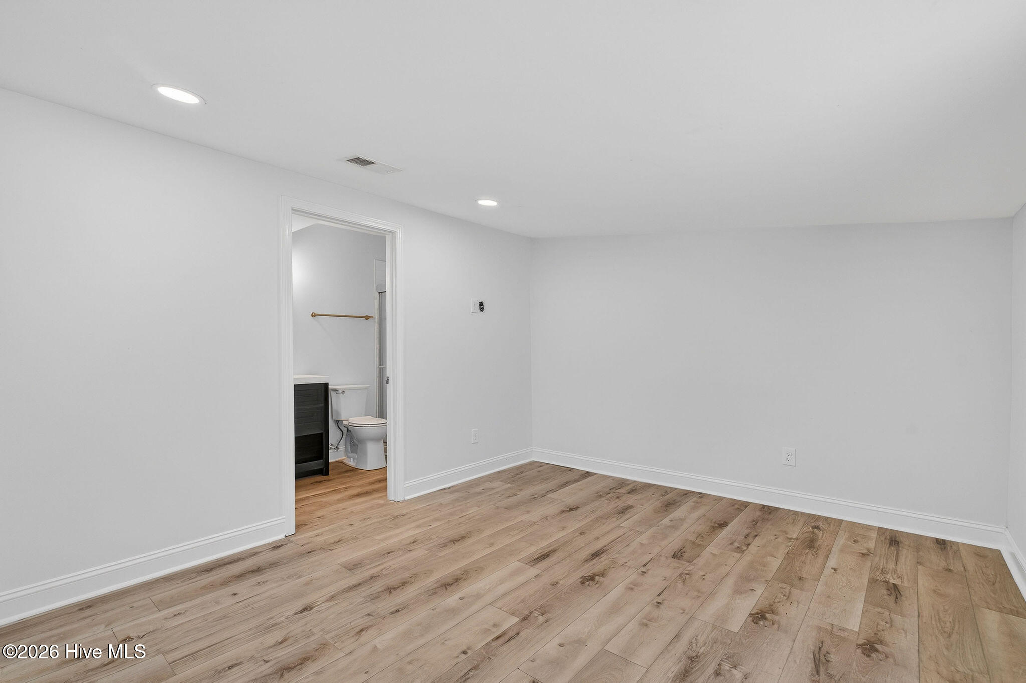 100550452 | Photo 21