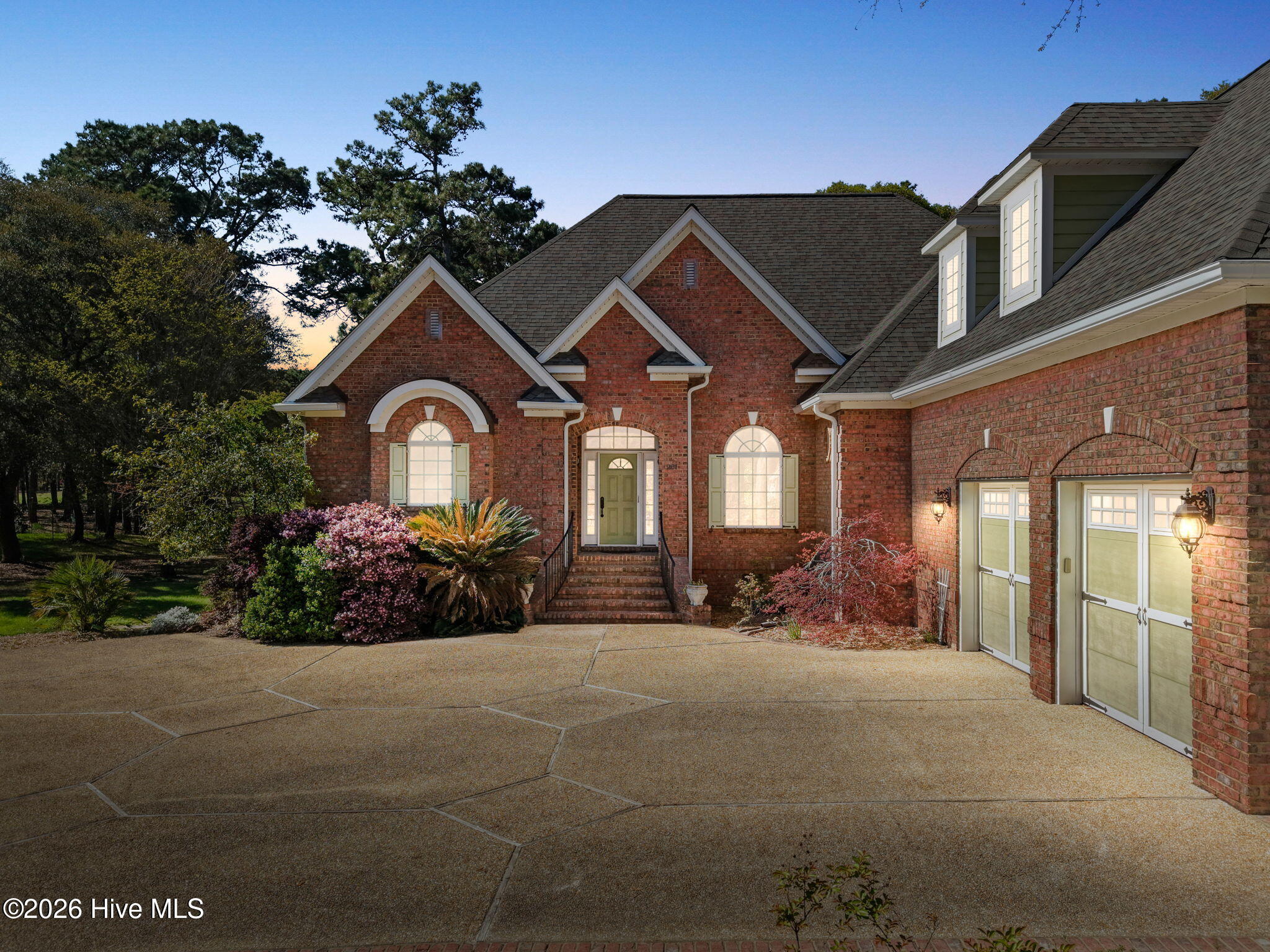 100564903 | Photo 91